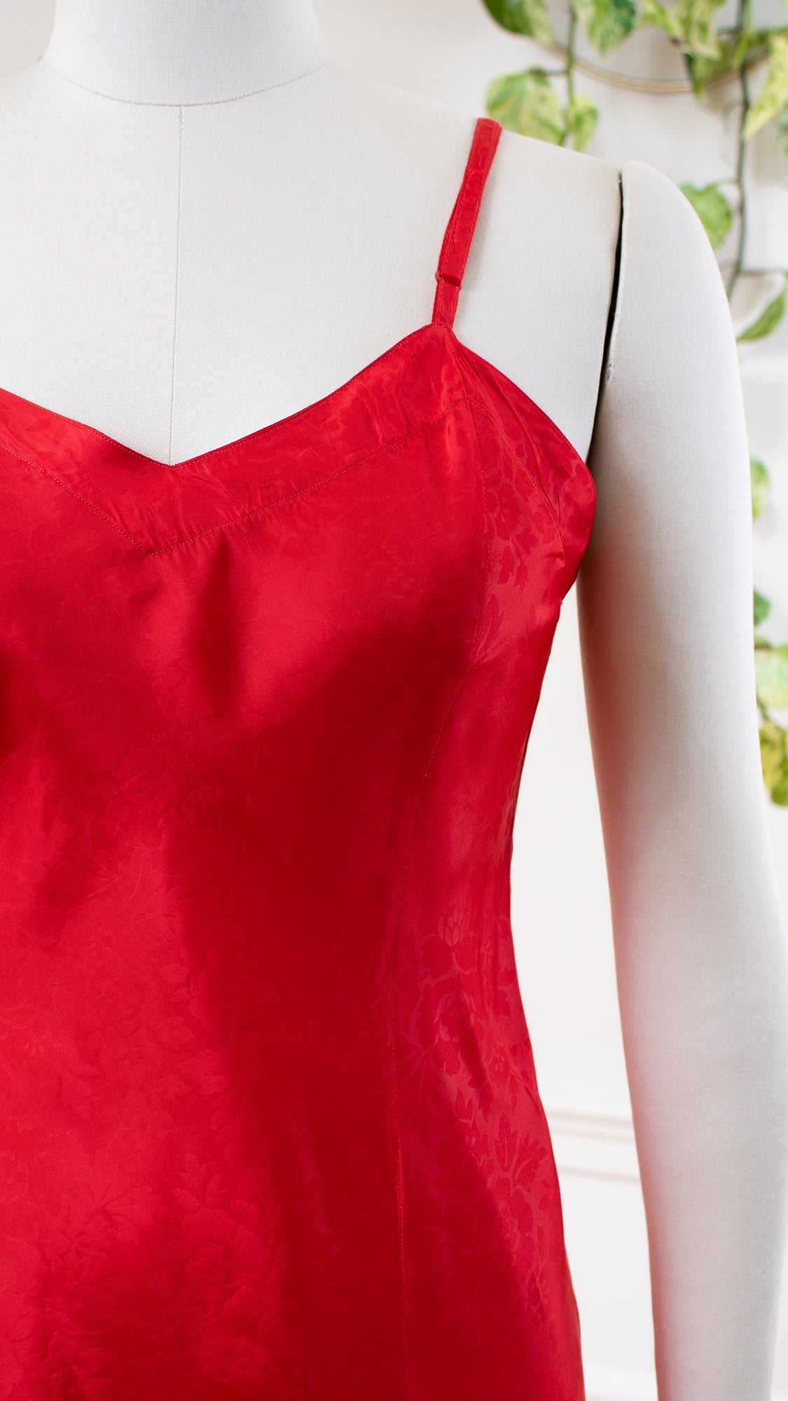 1950s Red Floral Tiered Slip | small