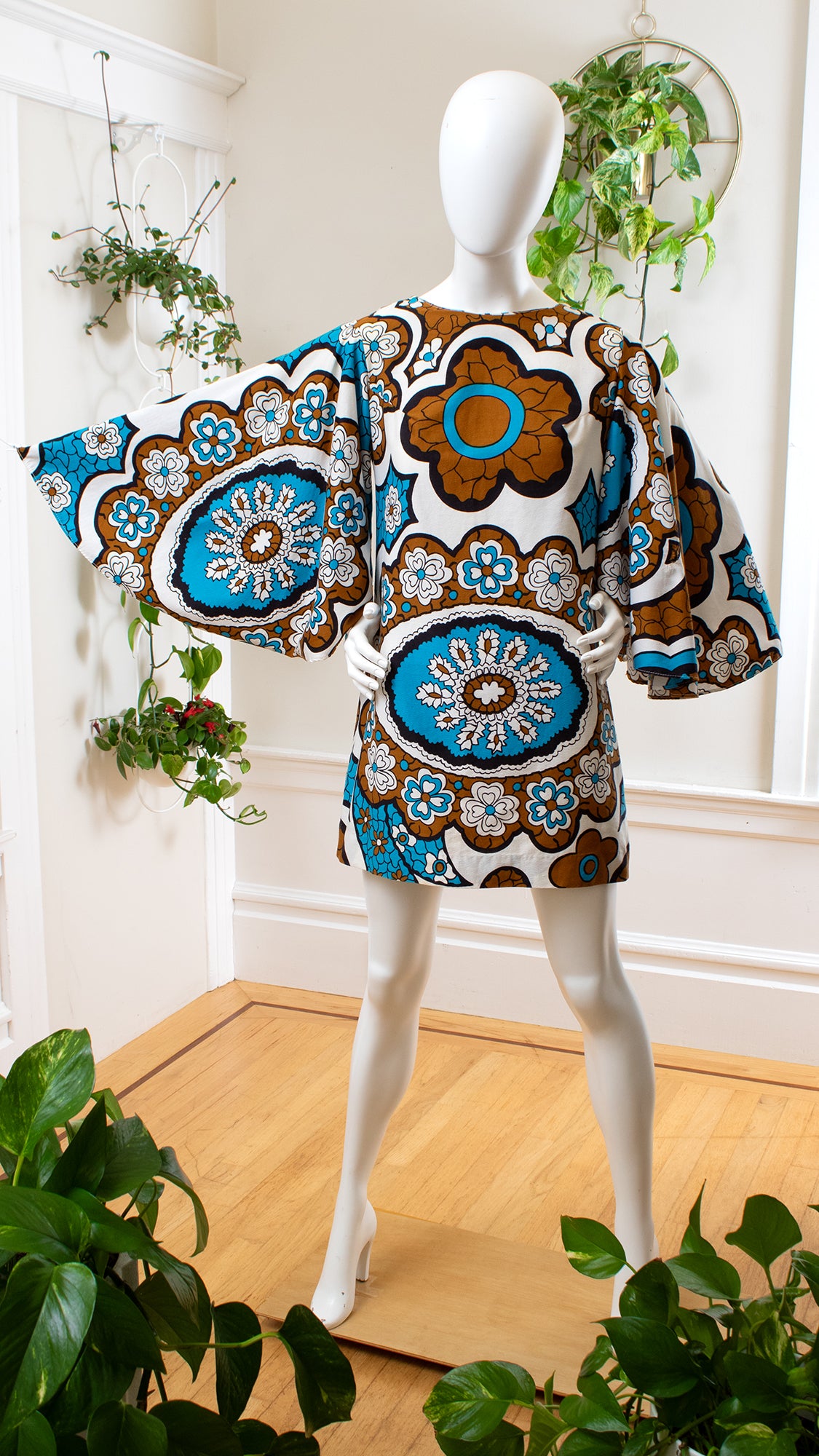 1960s 1970s Psychedelic Bell Sleeve Mini Dress | x-small/small Birthday Life Vintage 1960s 1970s Psychedelic Bell Sleeve Mini Dress | x-small/small Birthday Life Vintage