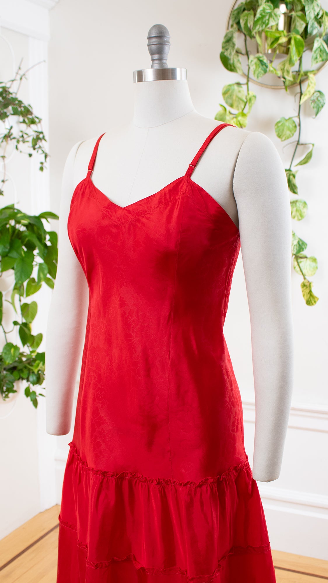 1950s Red Floral Tiered Slip | small