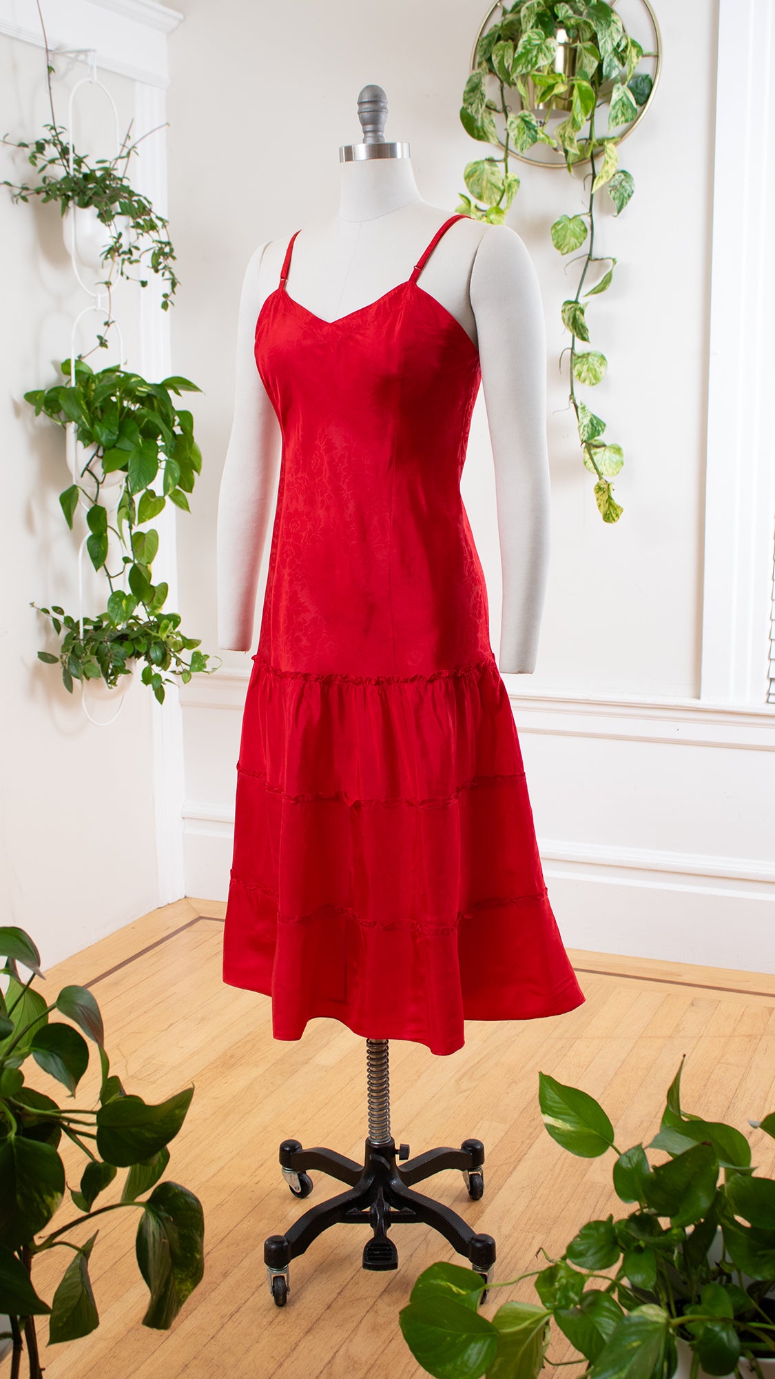 1950s Red Floral Tiered Slip | small