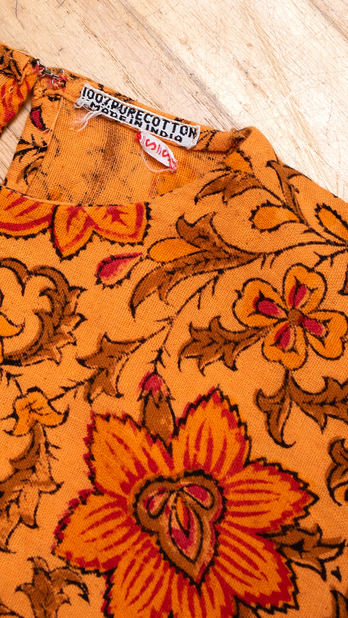NEW ⭐️ 1970s Indian Floral Bell Sleeve Crop Top | small/medium