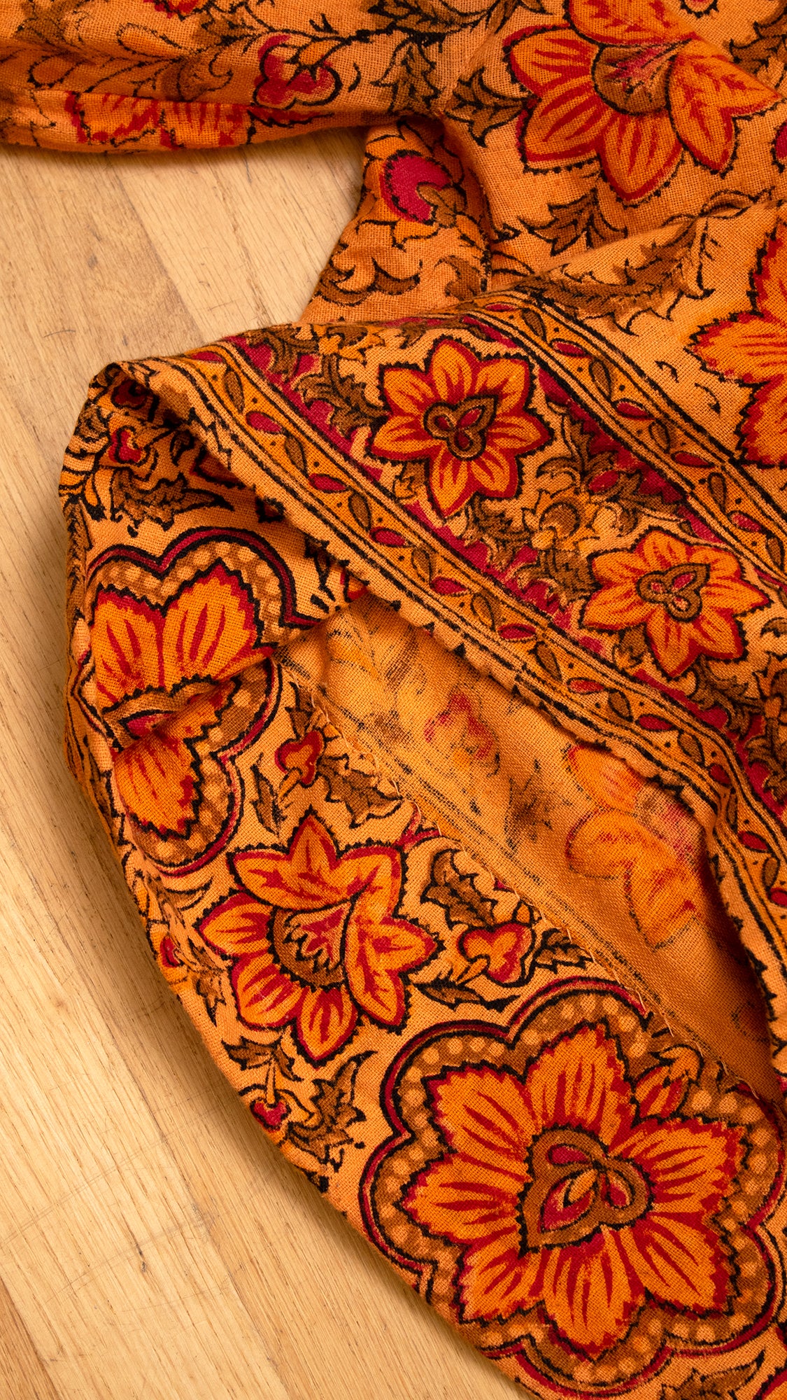 NEW ⭐️ 1970s Indian Floral Bell Sleeve Crop Top | small/medium