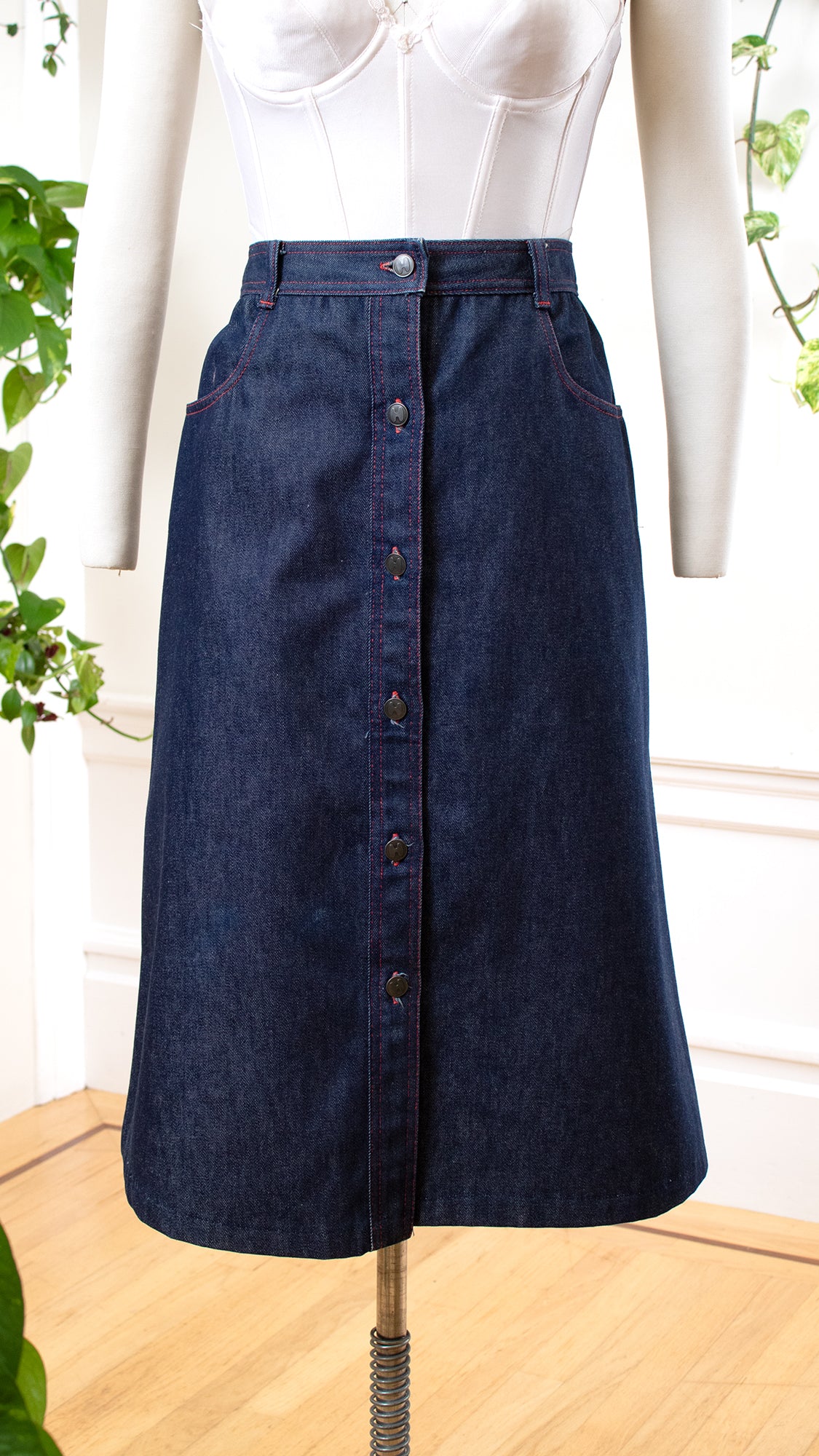NEW ⭐️ 1980s HALSTON Denim Skirt | medium