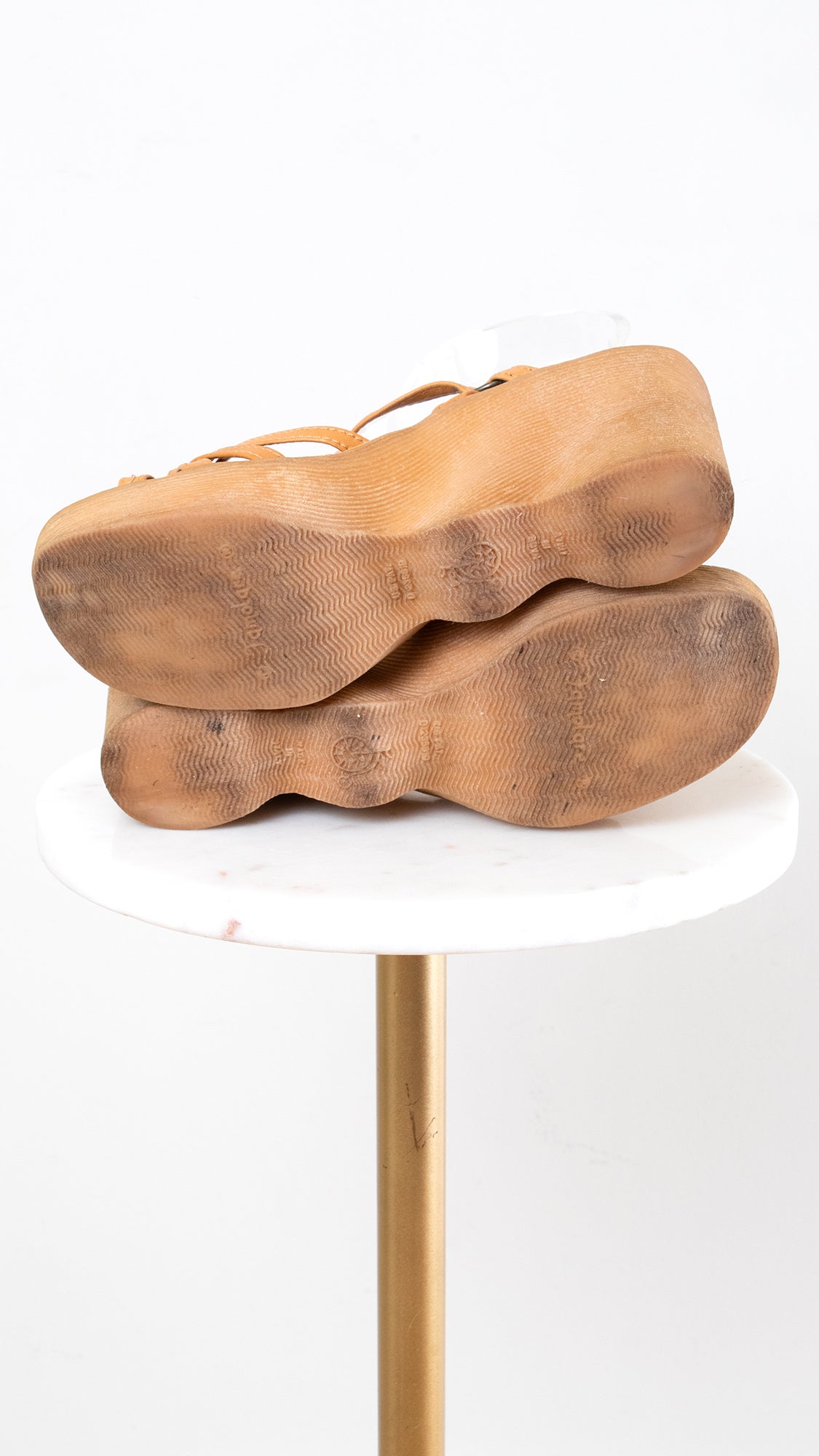 1970s FAMOLARE HI THERE Leather Wavy Sole Sandals | size US 7.5