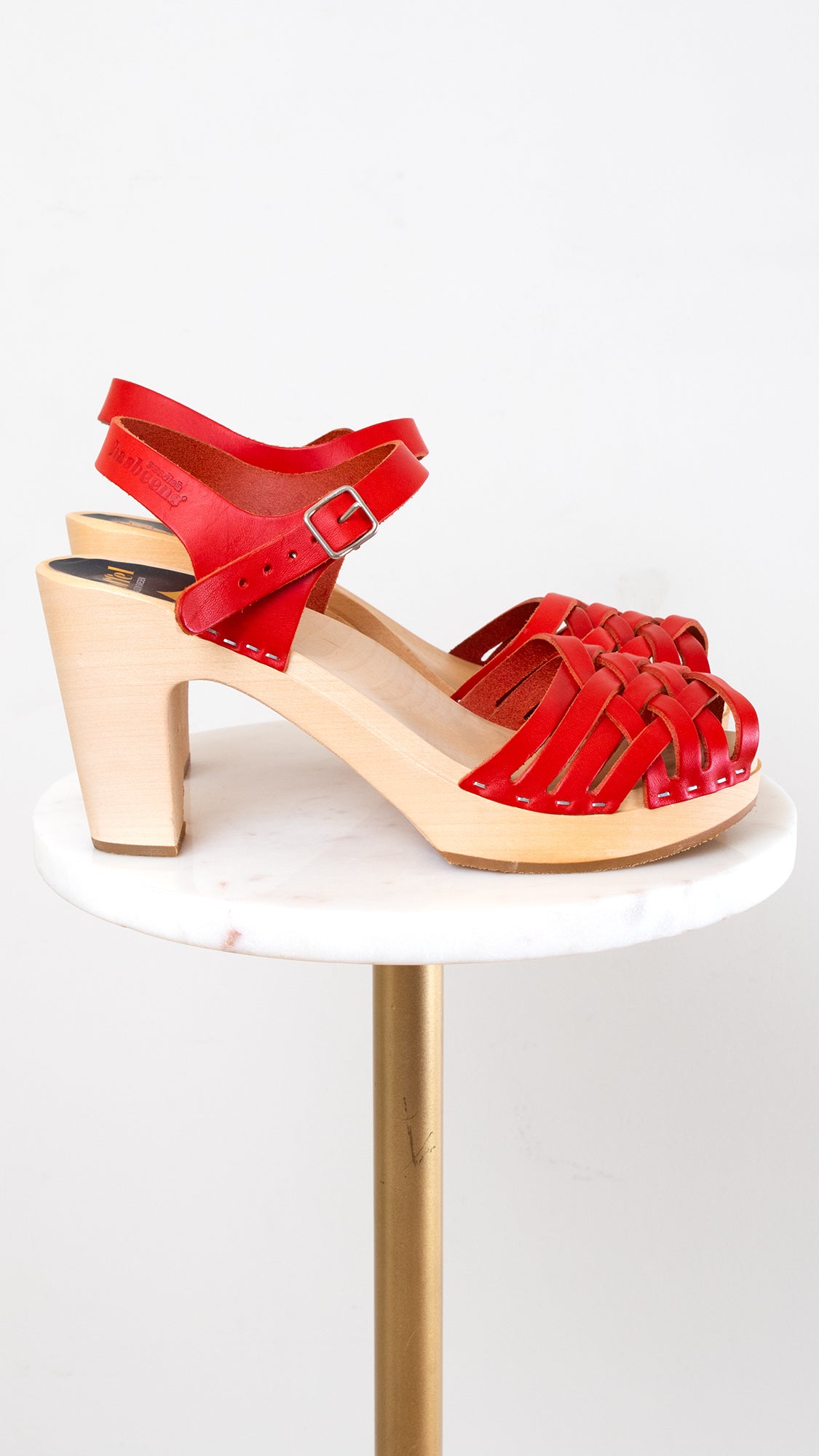 Modern HASBEENS Red Leather Clog Sandals | size US 8.5