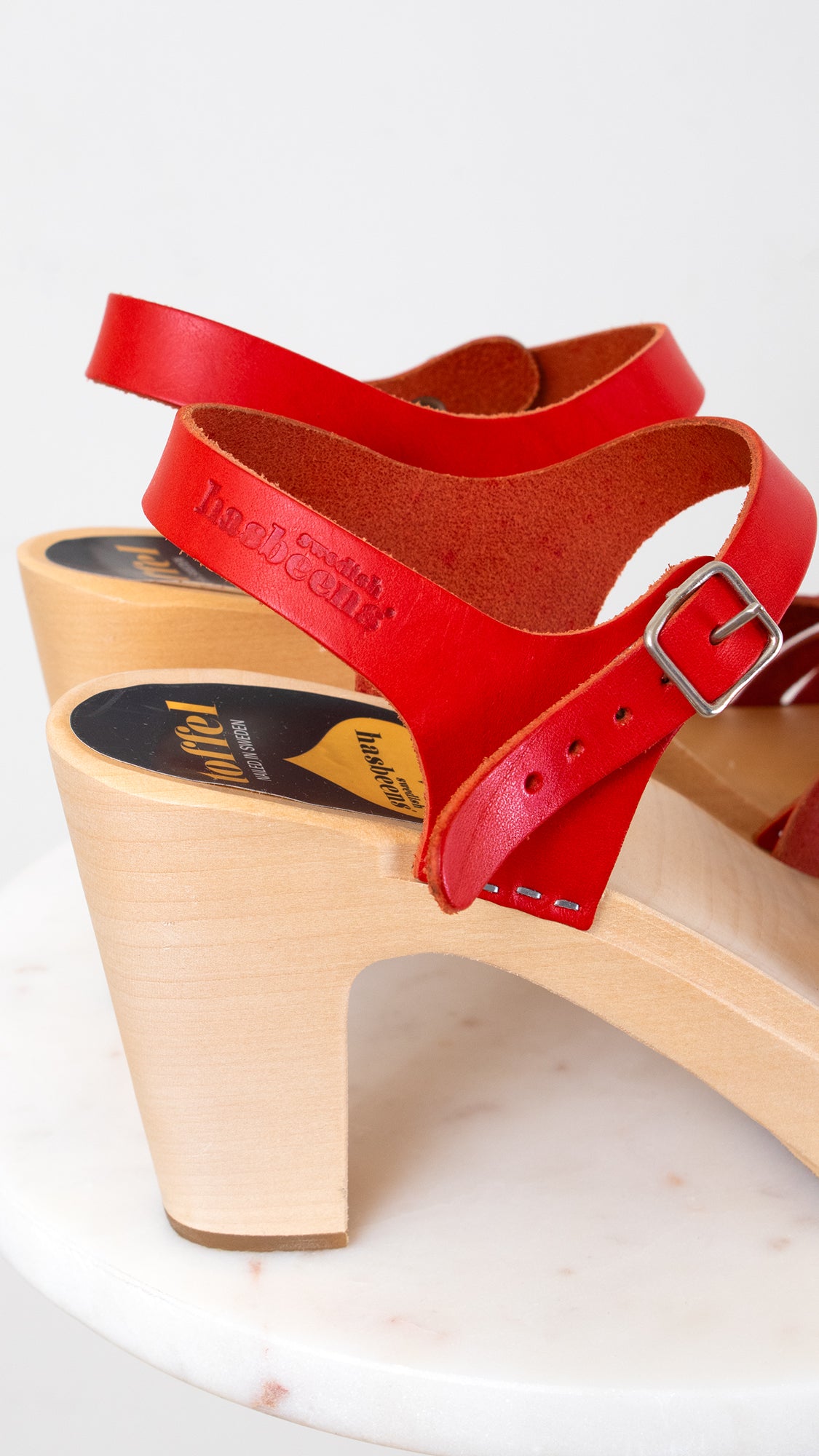 Modern HASBEENS Red Leather Clog Sandals | size US 8.5