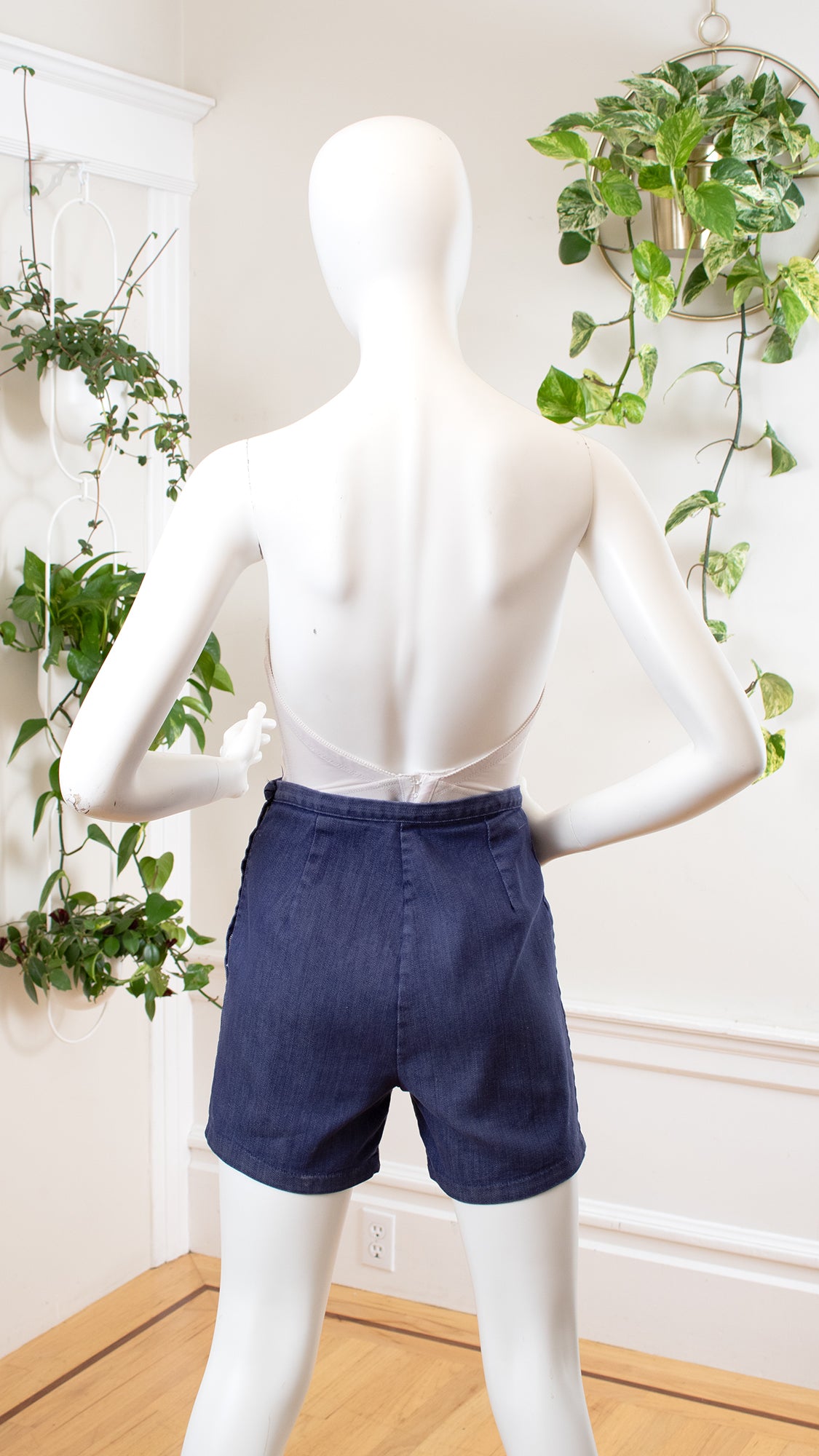NEW ⭐️ 1960s Denim High Rise Side Zip Shorts | small