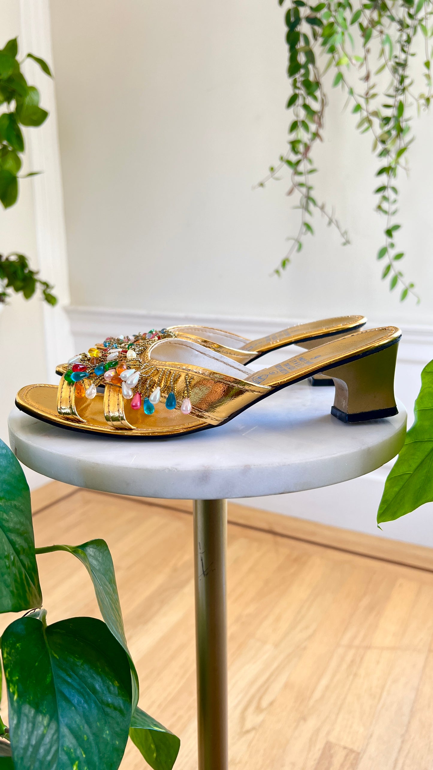 1960s Beaded Fringe Gold Sandals | size US 6