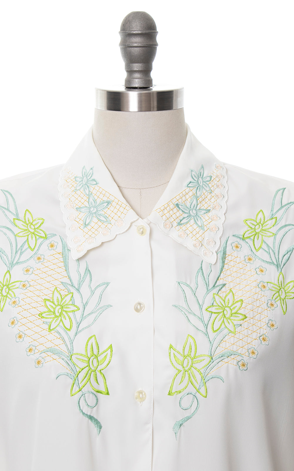 1980s Floral Embroidered White Blouse | medium