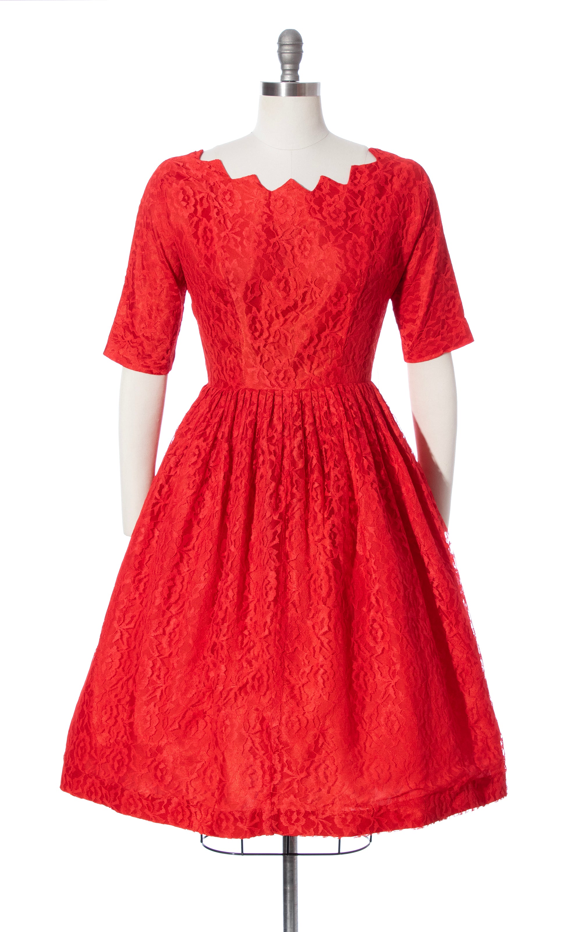 skab i tilfælde af skillevæg 1950s Zig Zag Red Lace Party Dress | medium – Birthday Life Vintage