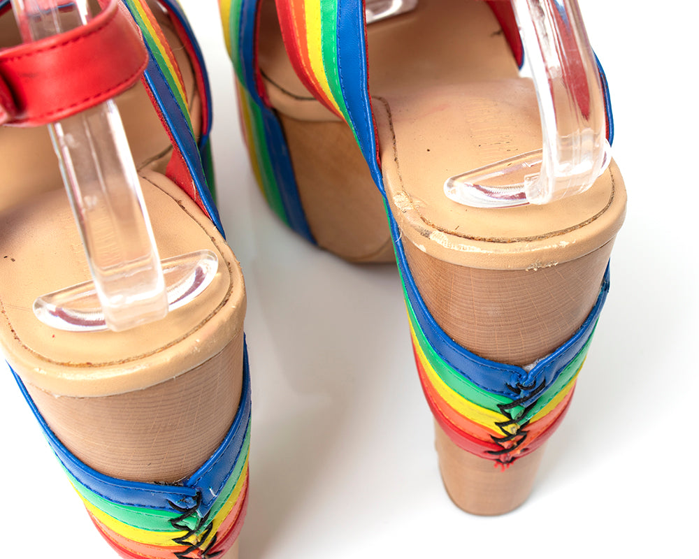 1970s 70s Vintage Style Hearts Rainbow Striped Platform Sandals Shoes size US 9 Birthday Life Vintage