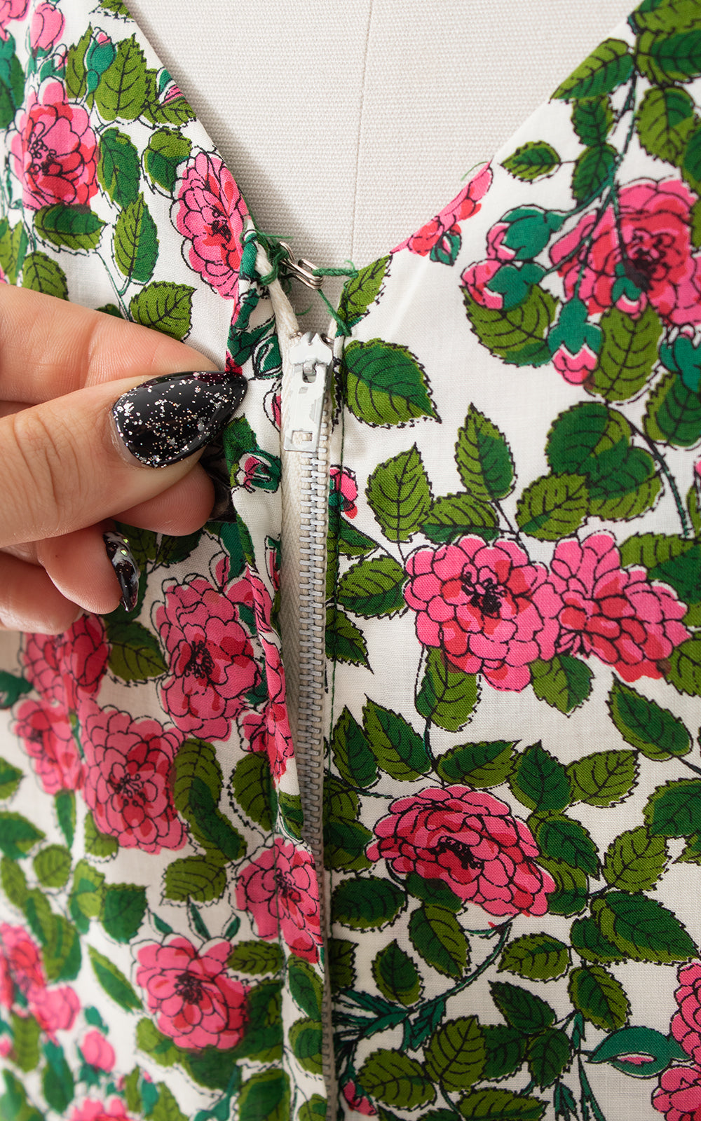 1950s Floral Keyhole Cotton Dress | small