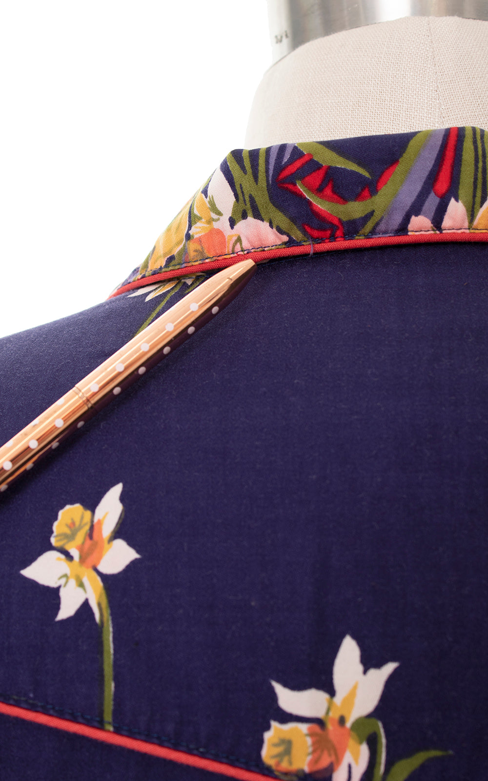 1970s Floral Border Print Shirtwaist Dress with Pockets | x-large