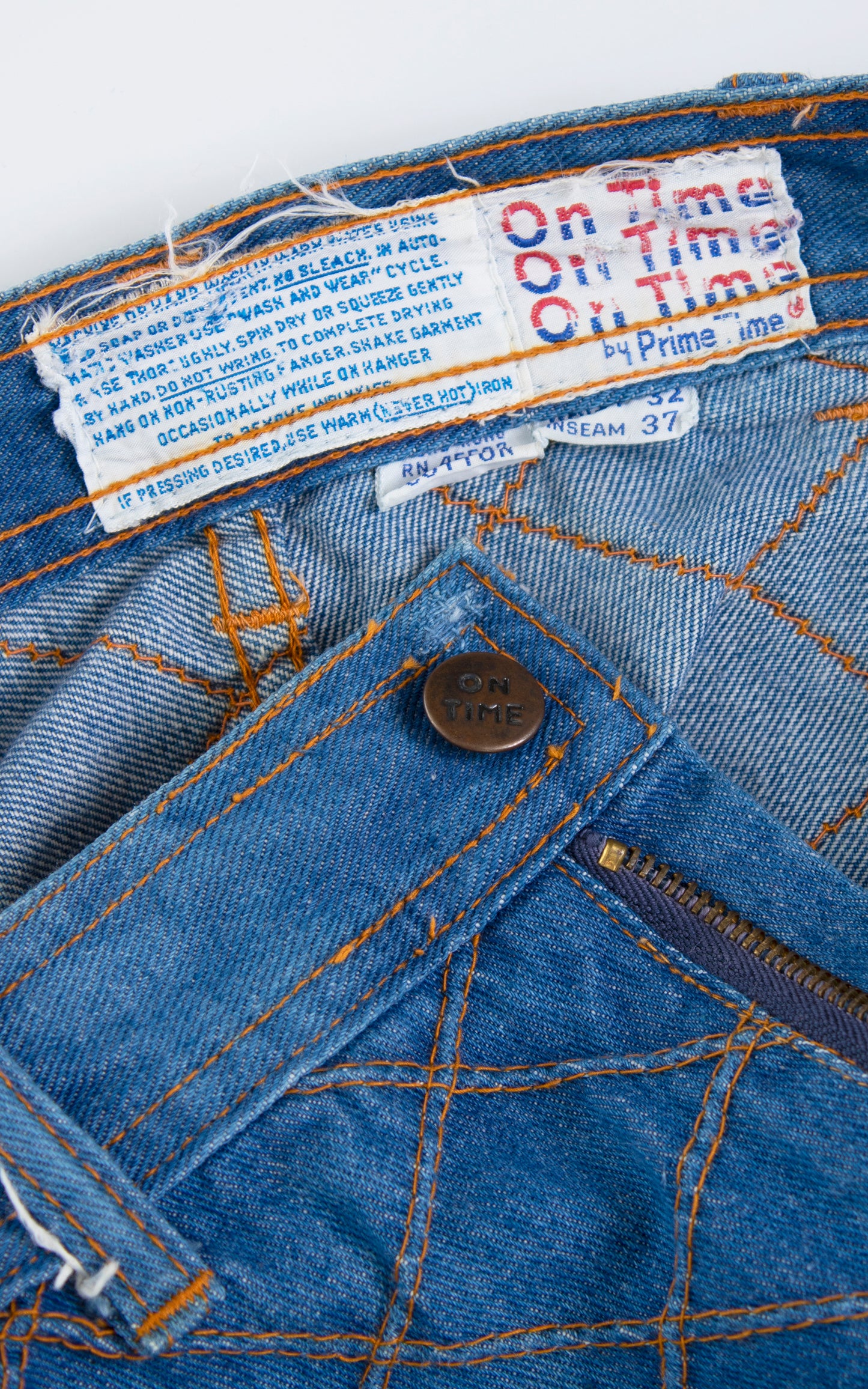 Vintage 1970s 70s Top Stitch Denim High Waisted Medium Wash Bell Bottom Jeans Birthday Life Vintage