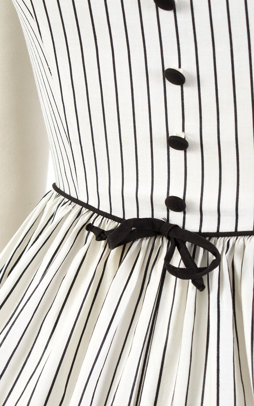 1950s Pinstriped Tiered Circle Skirt Cotton Sundress | small