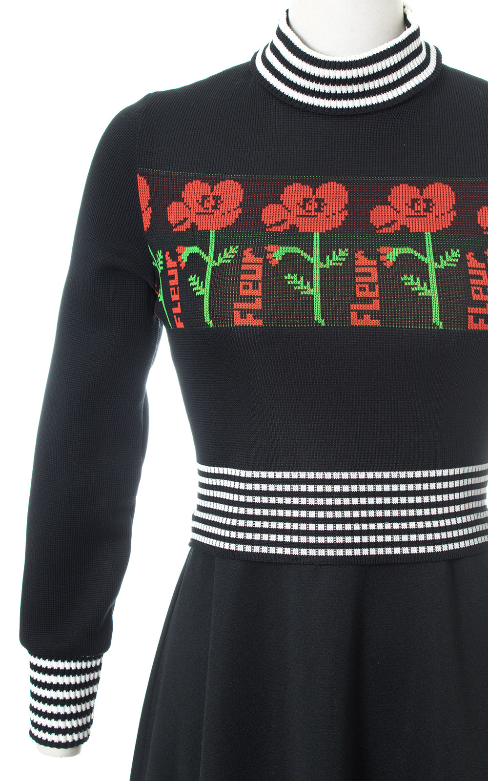 1970s "Fleur" Poppy Floral Novelty Print Knit Dress