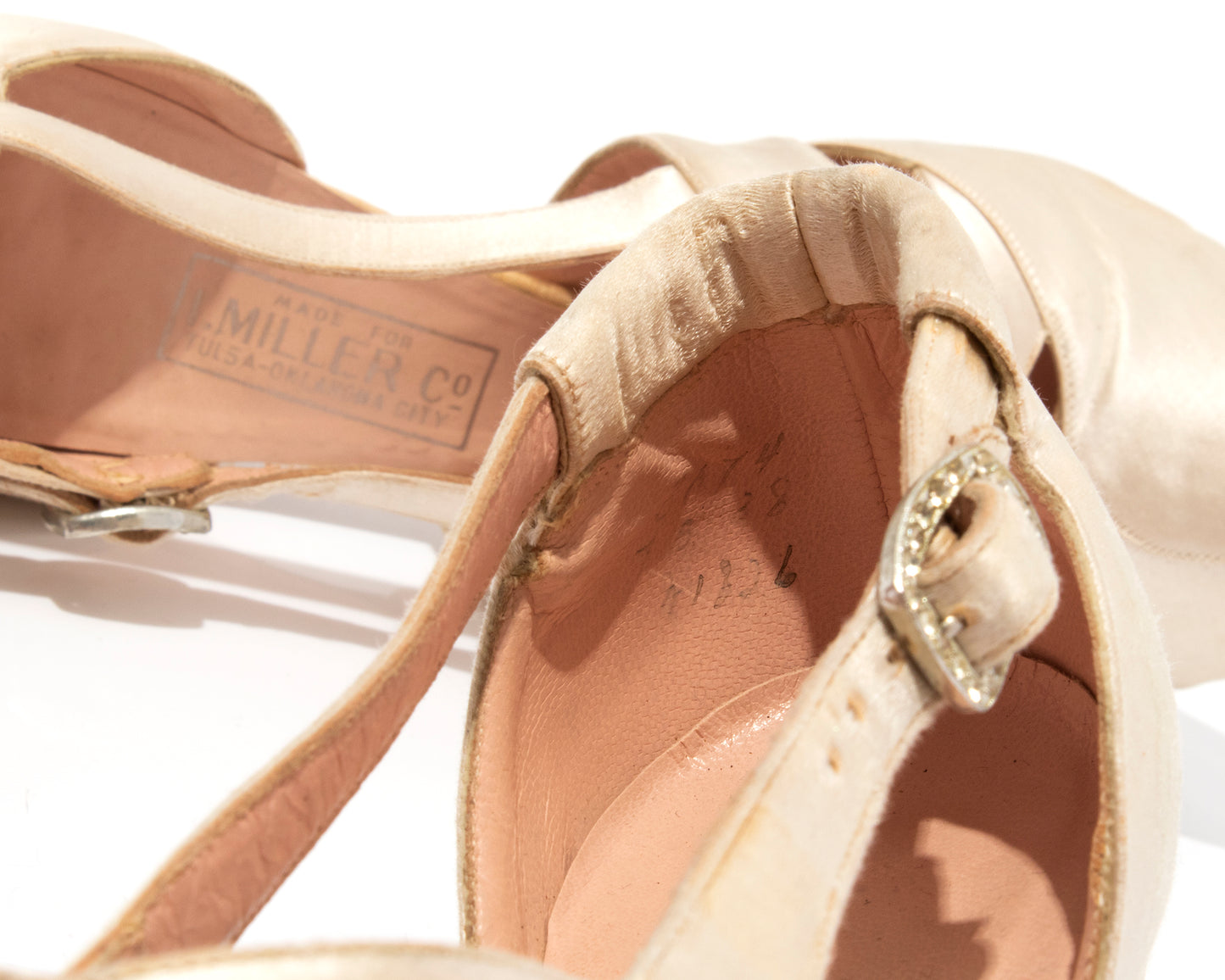 Vintage 30s 1930s Champagne Satin Peep Toe Wedding Bridal Art Deco High Heels size US 7 Birthday Life Vintage