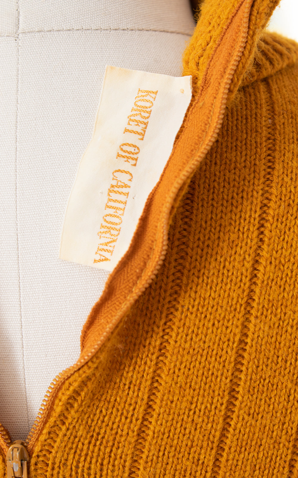 1970s Burnt Mustard Turtleneck Sweater | small/medium