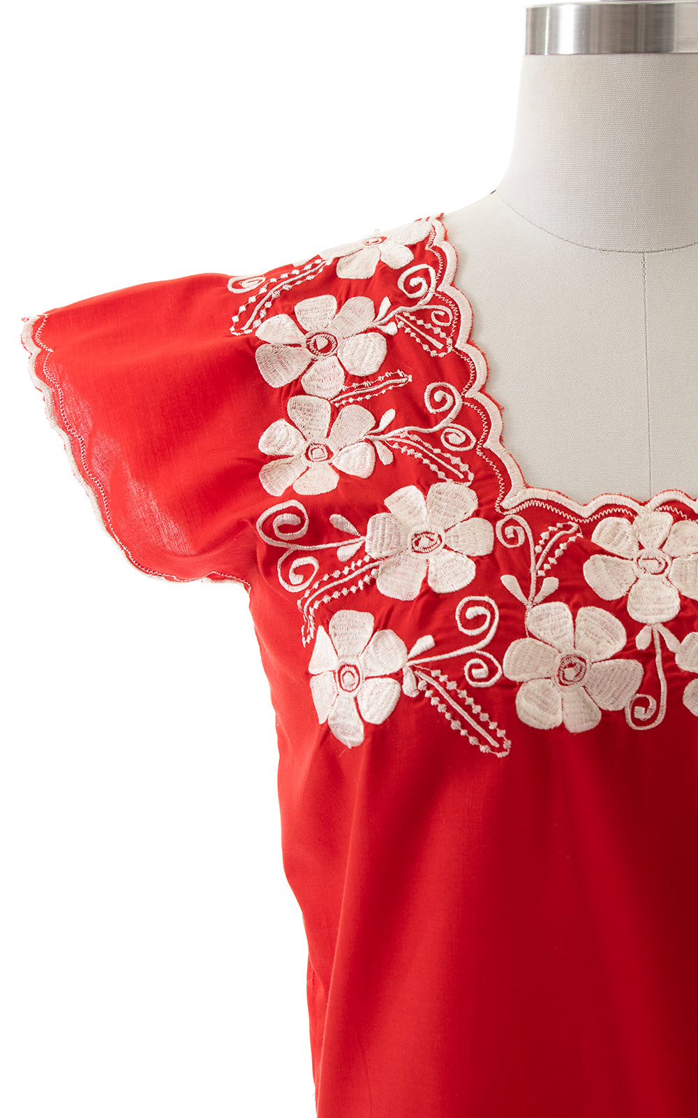 1980s Floral Embroidered Red Top | small/medium