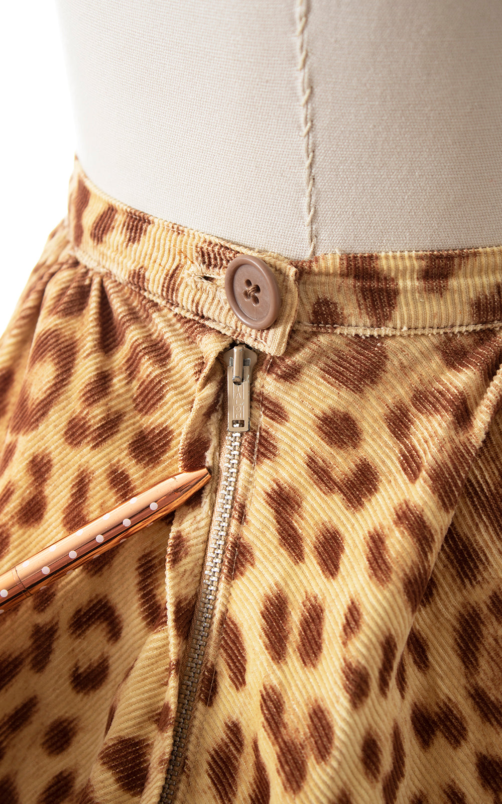 BLV x DEANNA || 1950s Leopard Print Corduroy Skirt | small