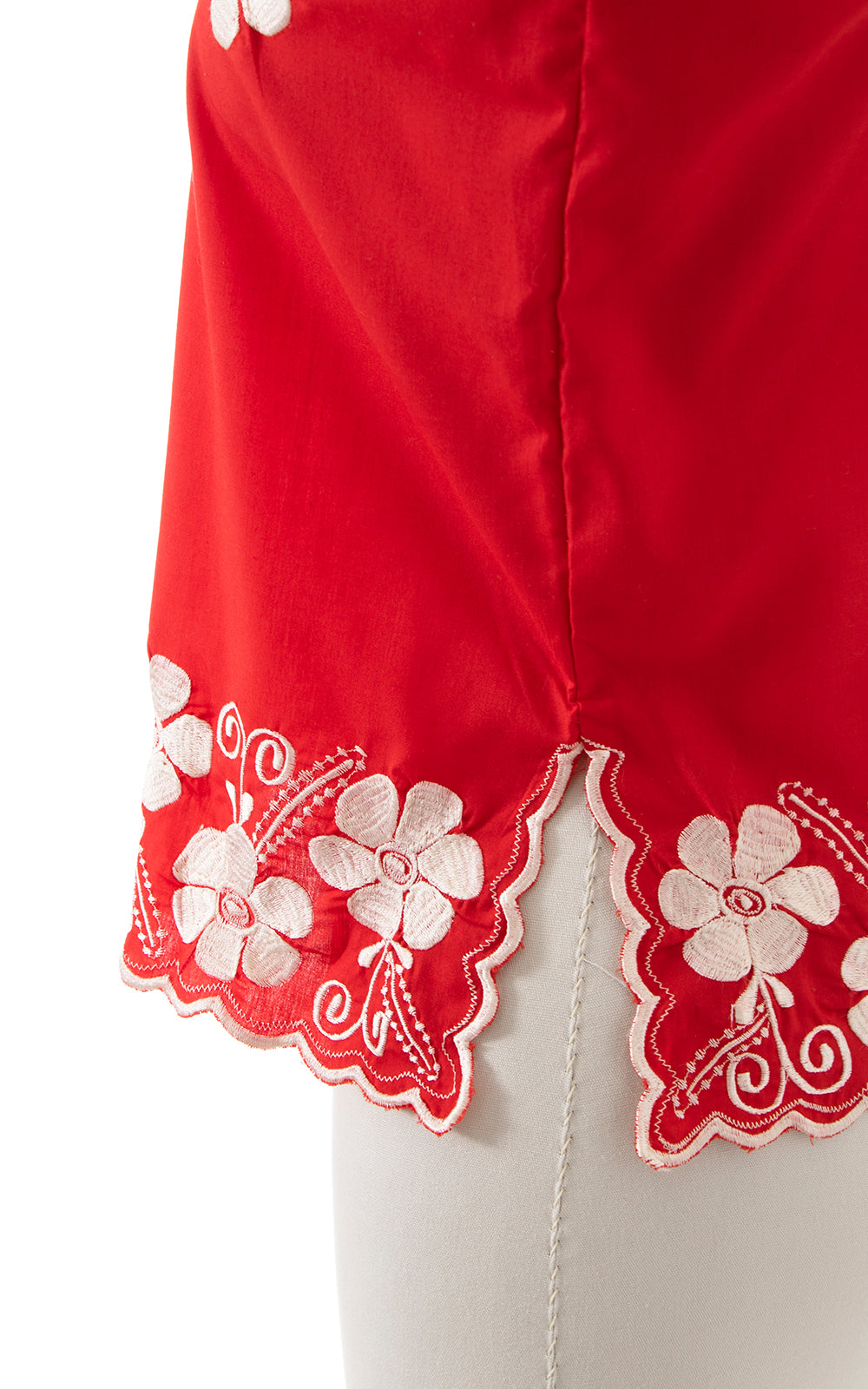 1980s Floral Embroidered Red Top | small/medium