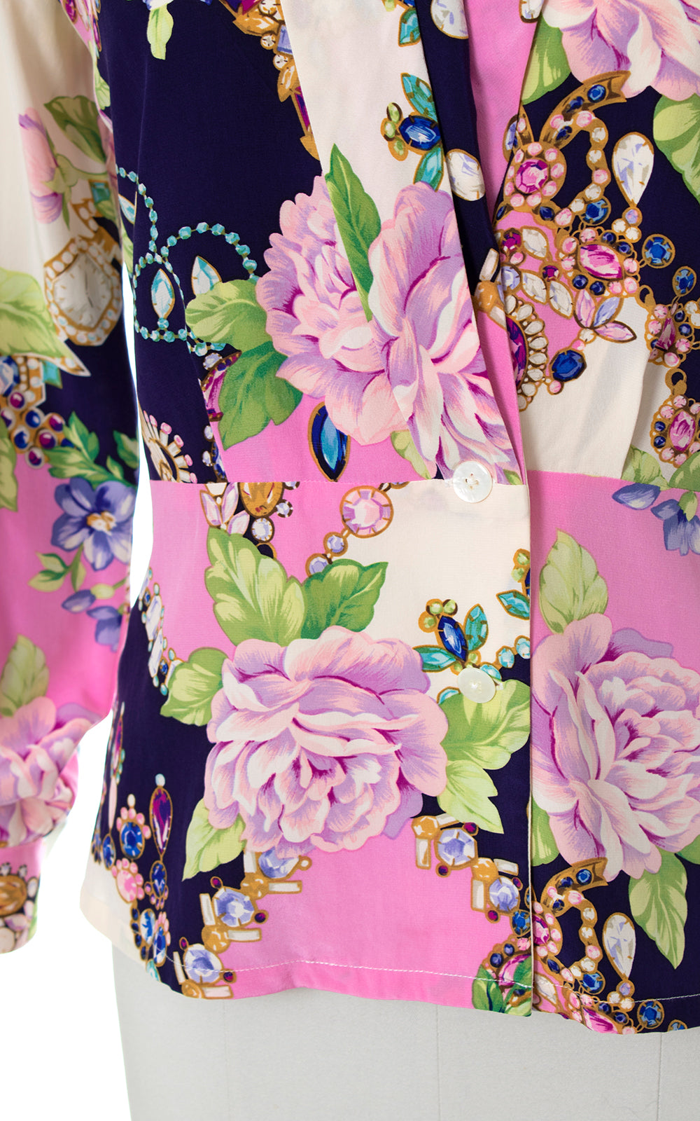1980s Silk Rhinestone Jewelry Roses Novelty Print Blouse | medium/large