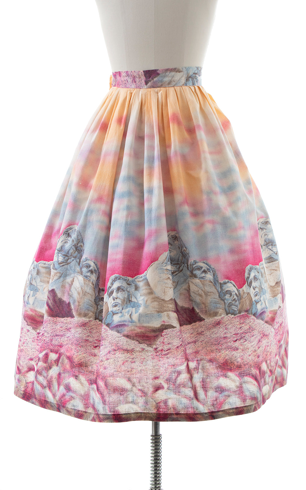 1950s MILLWORTH Mt Rushmore Novelty Border Print Skirt | medium