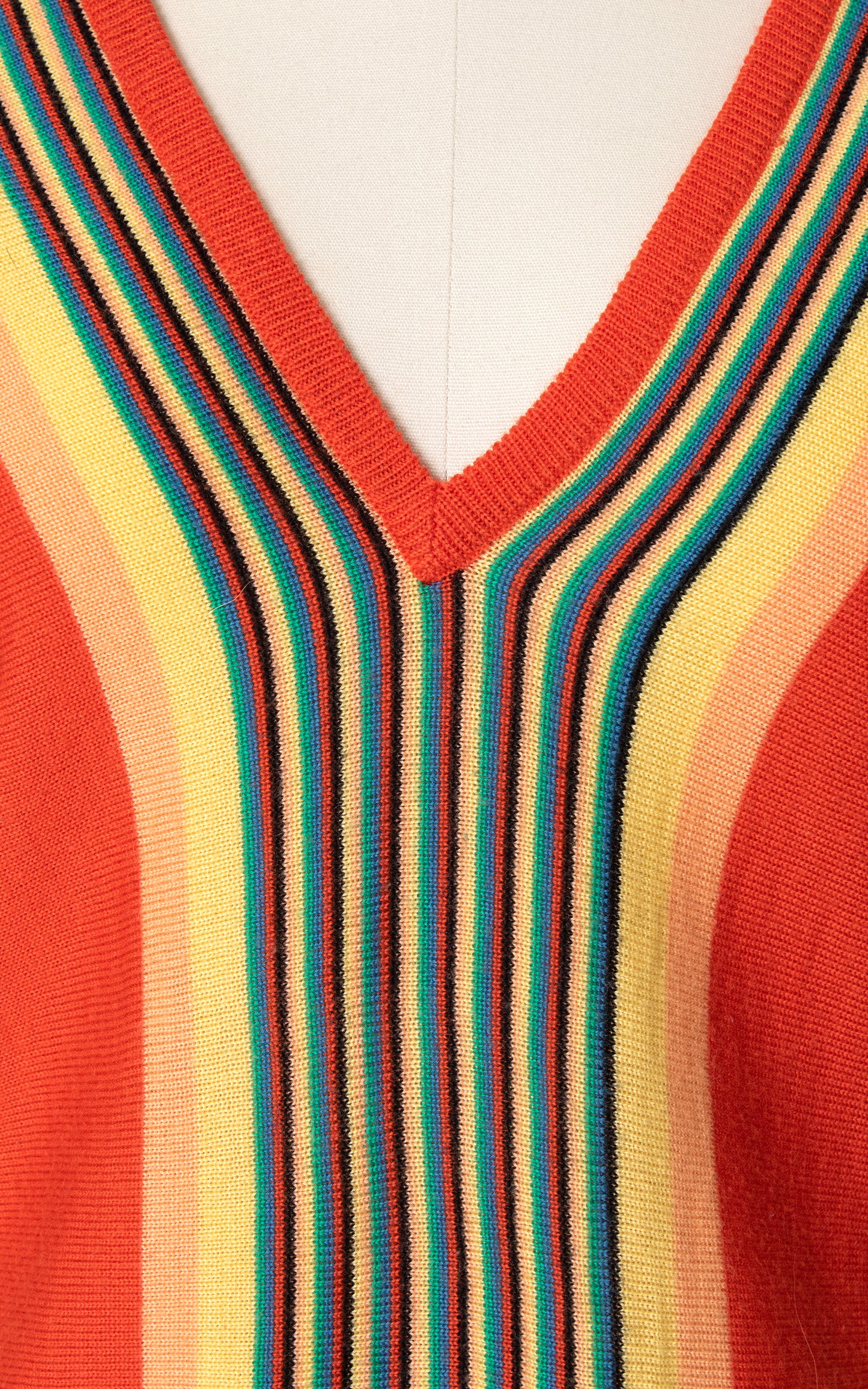 1970s Rainbow Sweater Top | small/medium