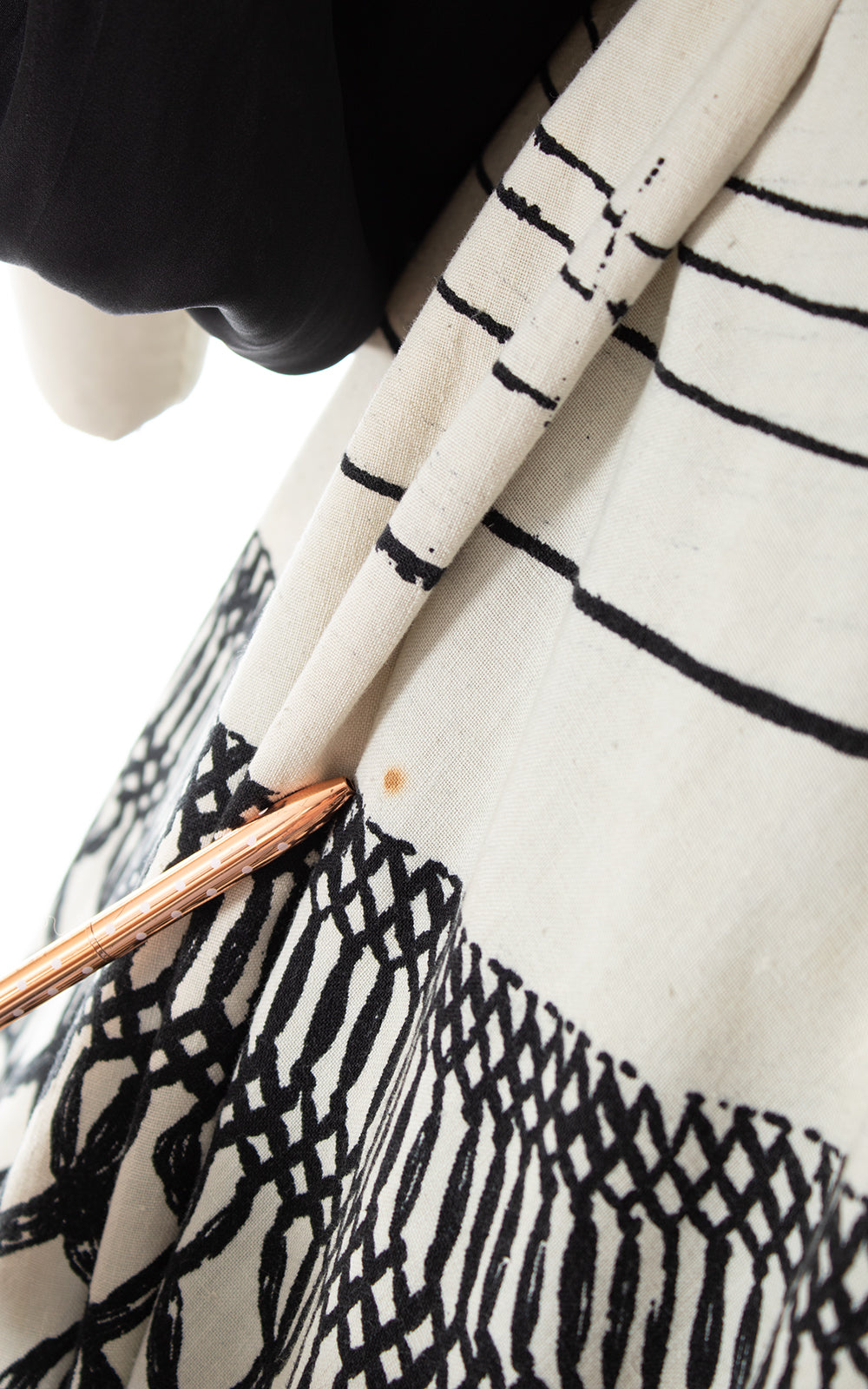 1950s Mexican Novelty Trompe L'oeil Print Circle Skirt | small/medium/large