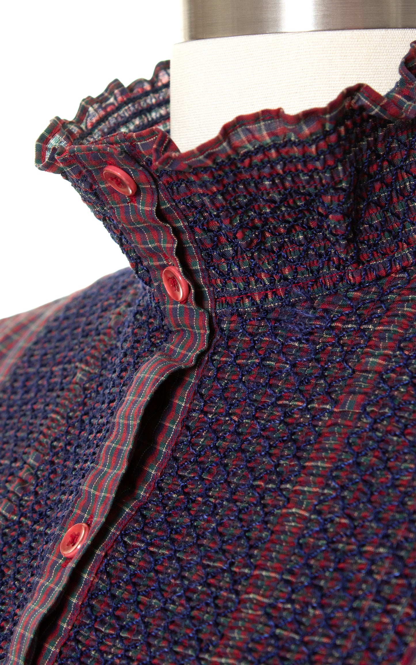 1970s LEVI'S Plaid Smocked Blouse | small