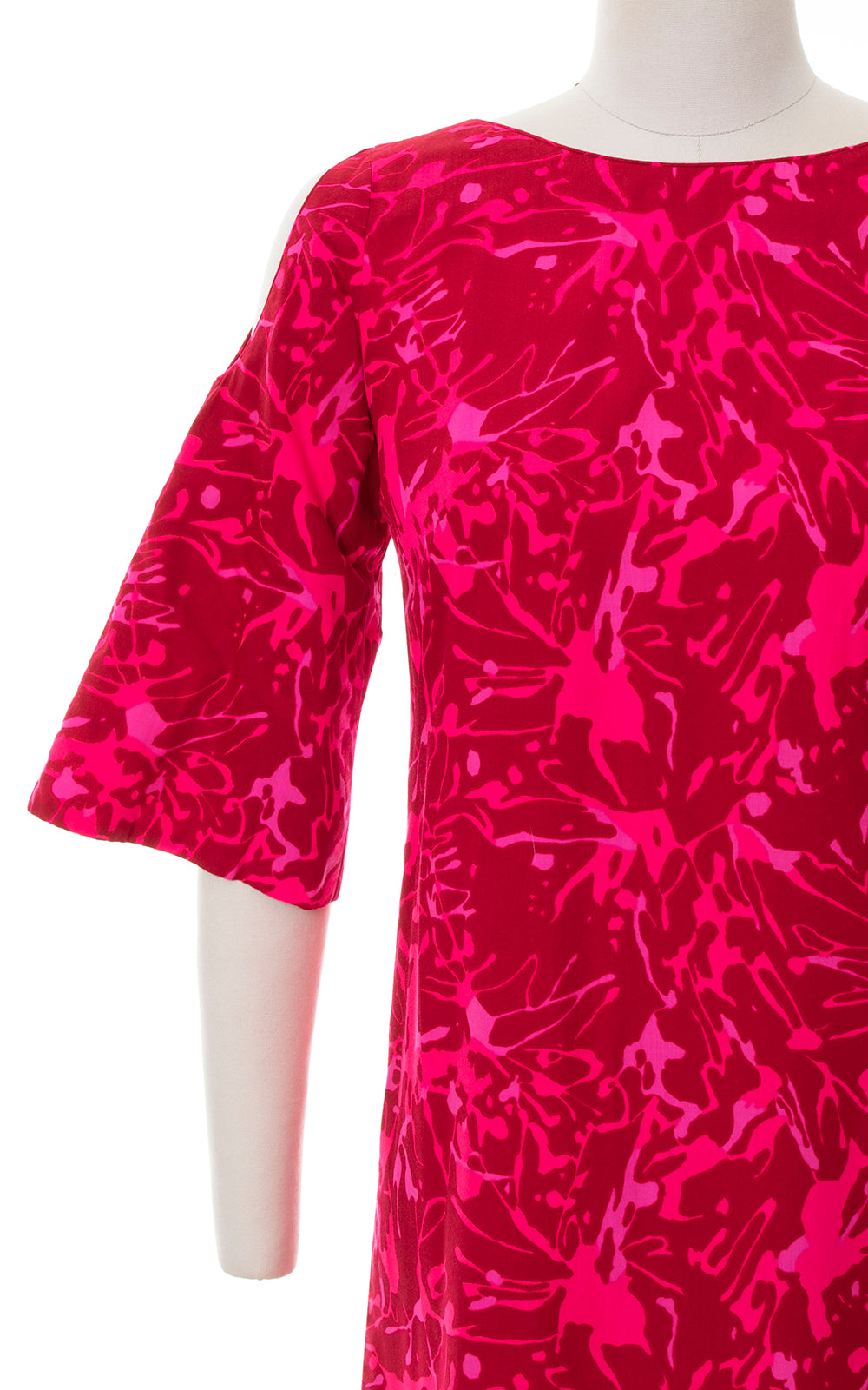 1960s 1970s Psychedelic Cold Shoulder Maxi Dress | small