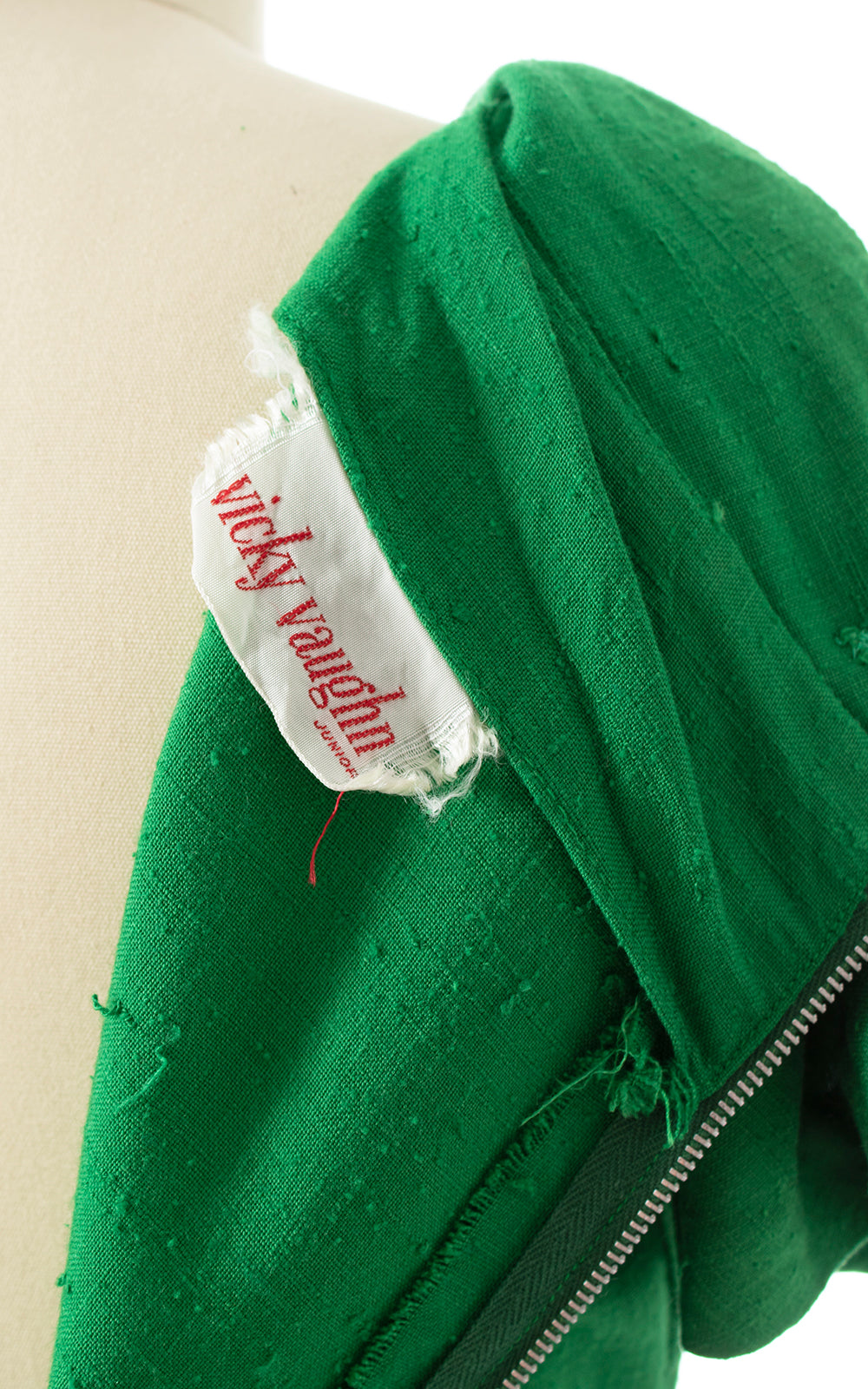 BLV x DEANNA || 1960s Kelly Green Linen Wiggle Dress | x-small