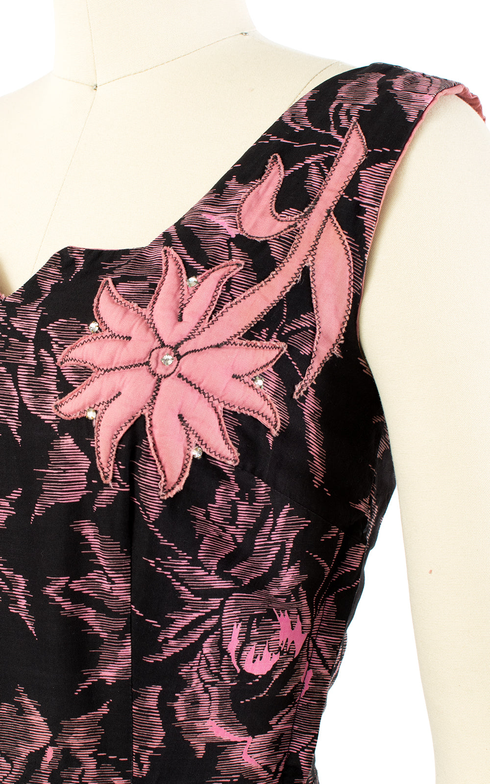 $65 DRESS SALE /// 1950s Rose Print Appliqué Rhinestones Black Cotton Sundress | x-small