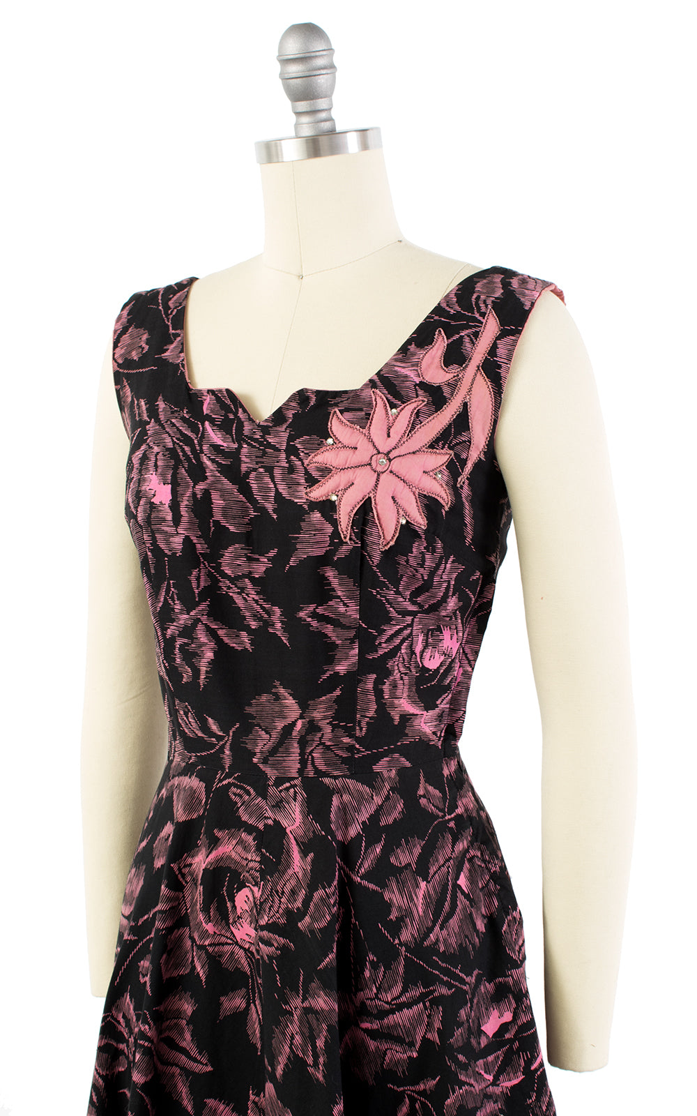$65 DRESS SALE /// 1950s Rose Print Appliqué Rhinestones Black Cotton Sundress | x-small