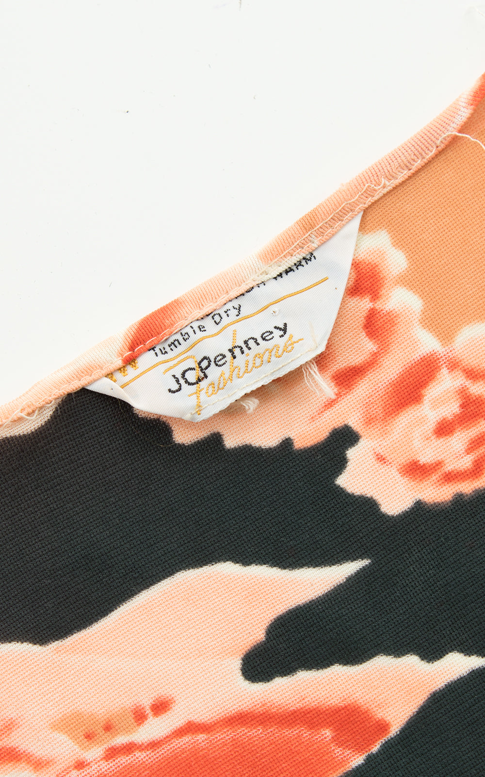 1970s Lady Floral Novelty Print Dress BirthdayLifeVintage