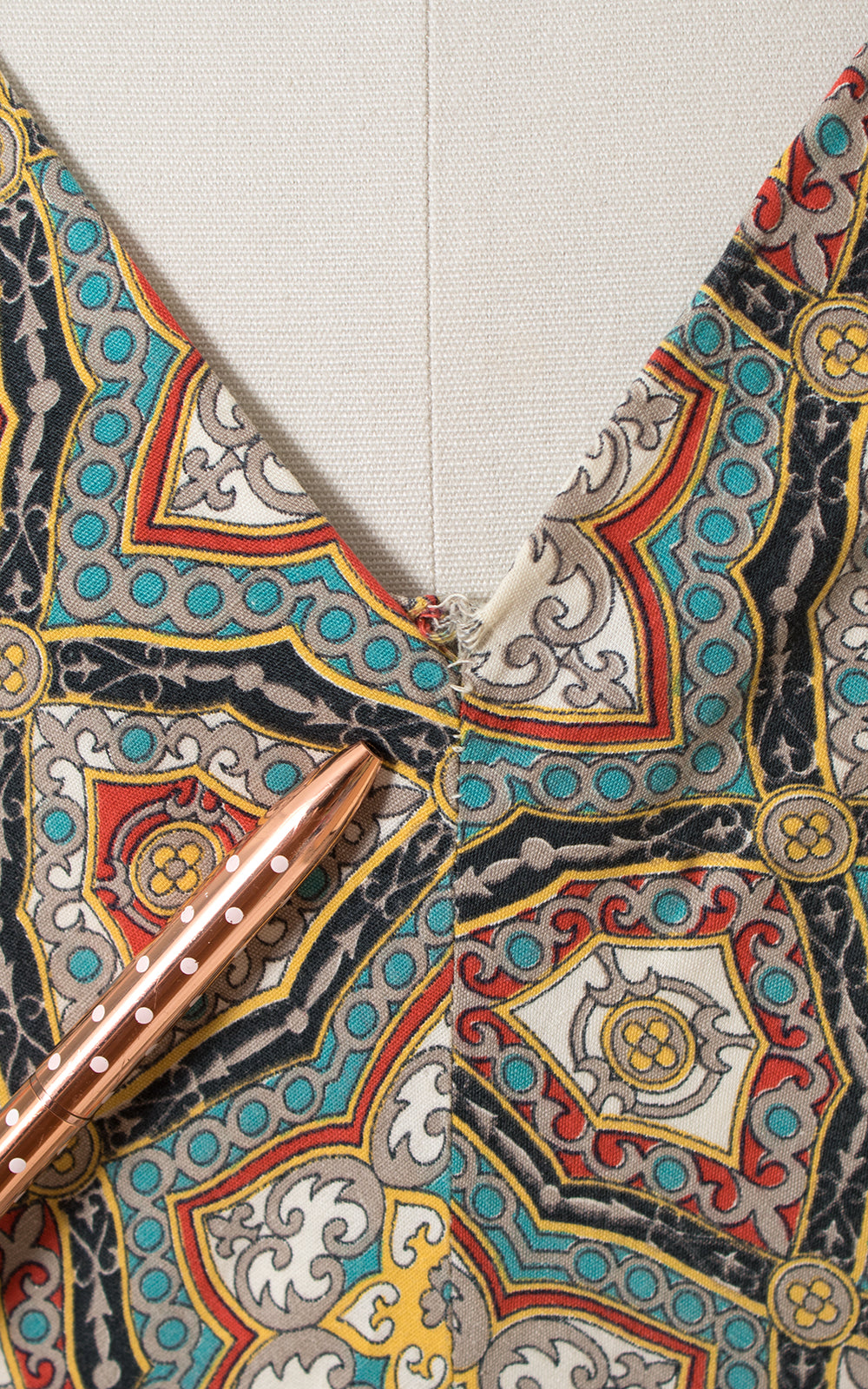 1950s Floral Medallion Tassel Ties Cotton Day Dress