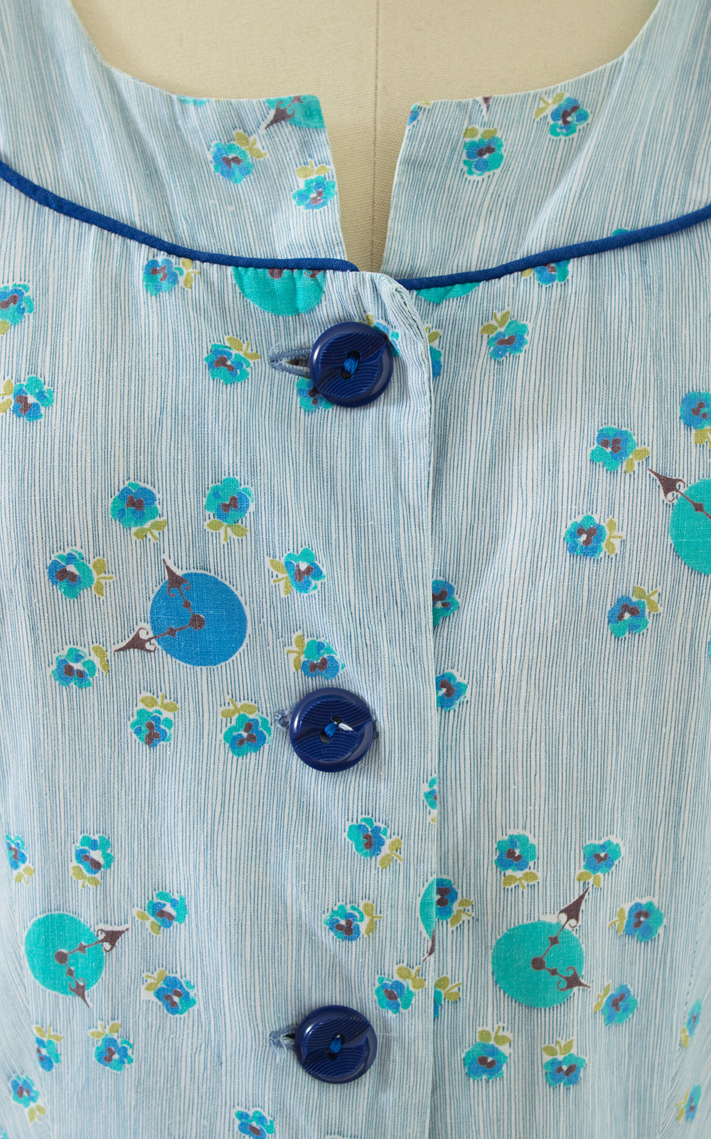 $65 DRESS SALE /// 1940s Clocks Novelty Print Shirtwaist Dress | small