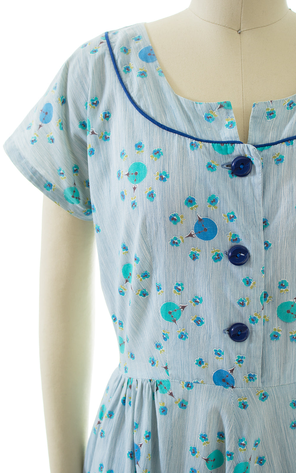 $65 DRESS SALE /// 1940s Clocks Novelty Print Shirtwaist Dress | small