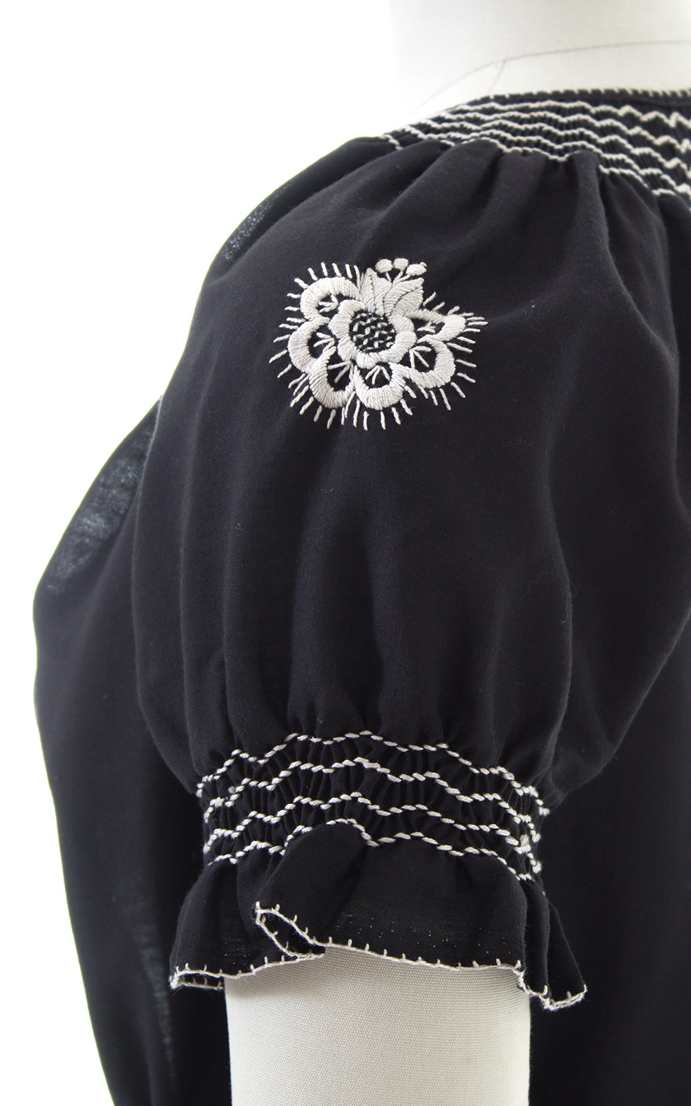 1970s Floral Embroidered Cotton Peasant Top