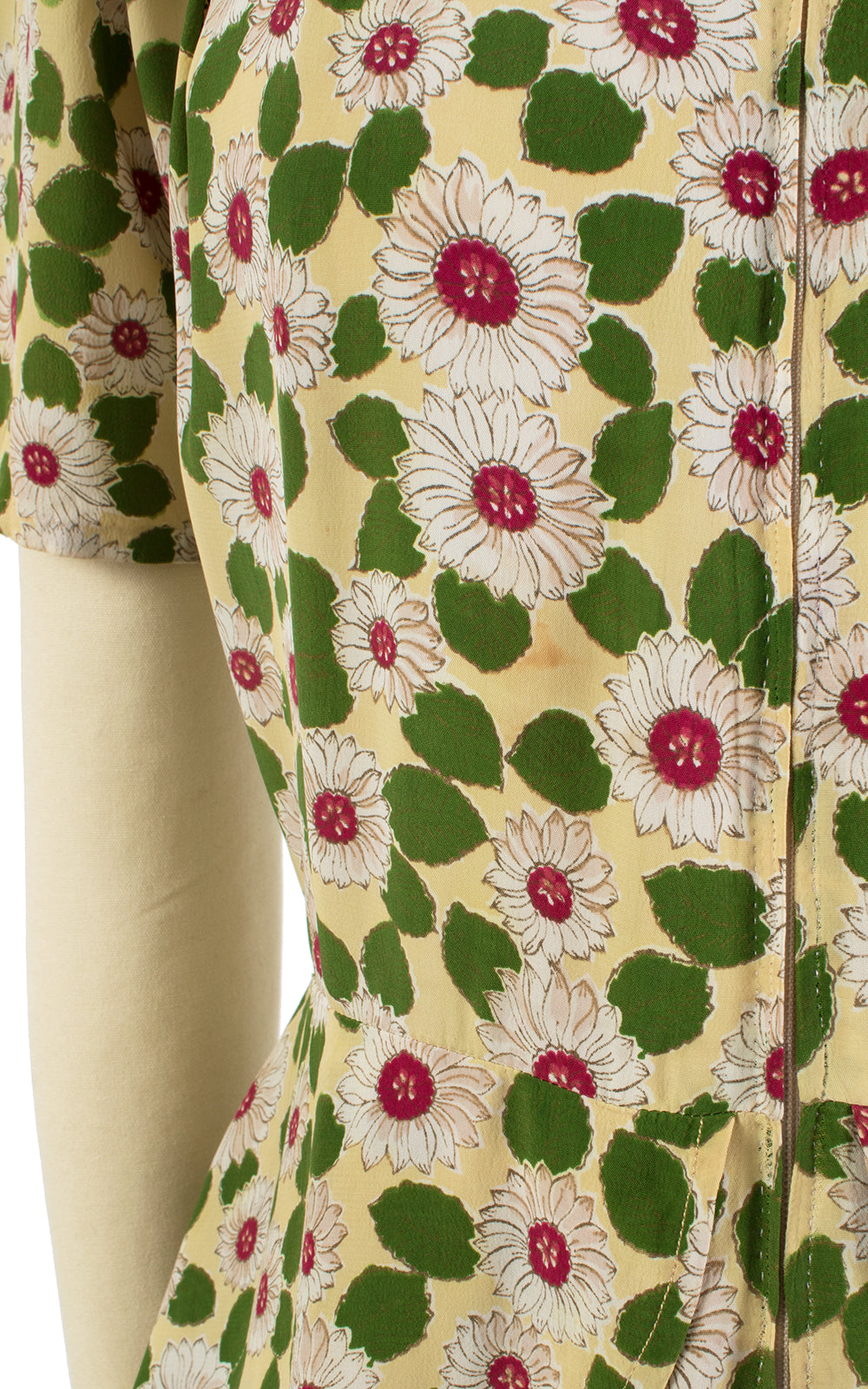 1940s Daisy Print Rayon Peplum Zip Front Dress
