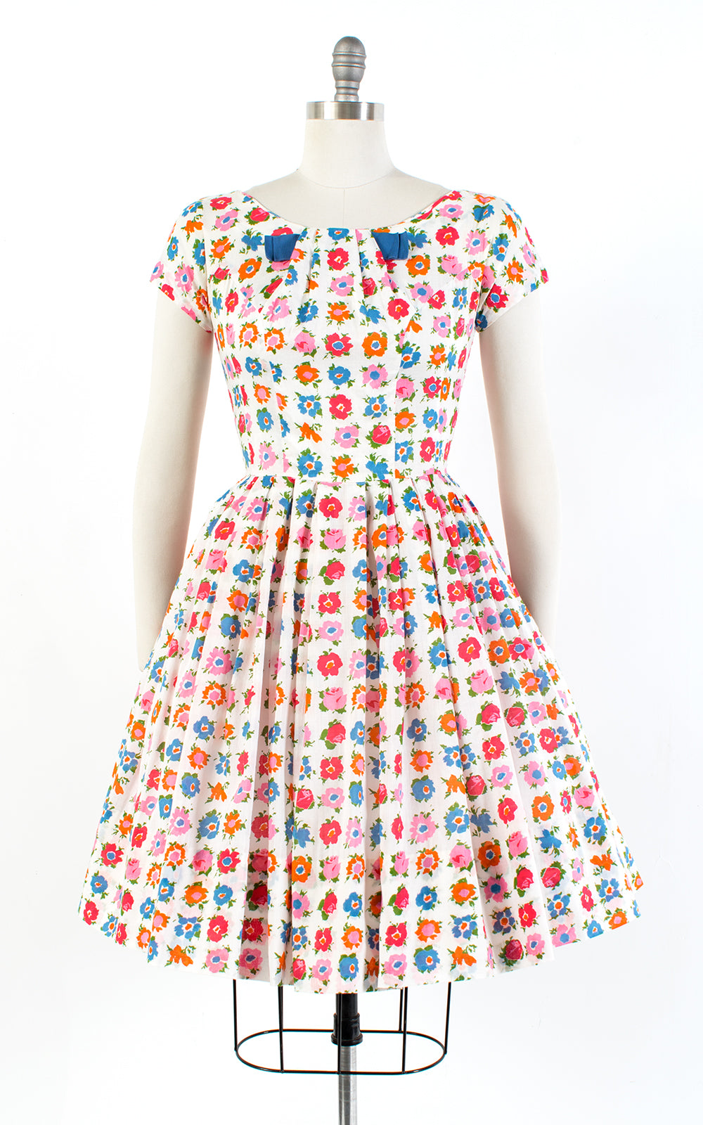 1960s Floral Cotton White Day Dress | small/medium