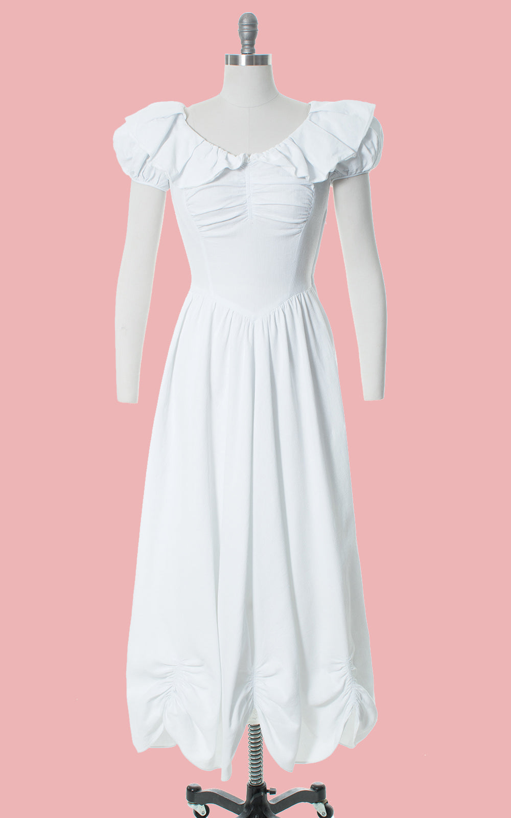 1940s White Cotton Piqué Puff Sleeve Gown