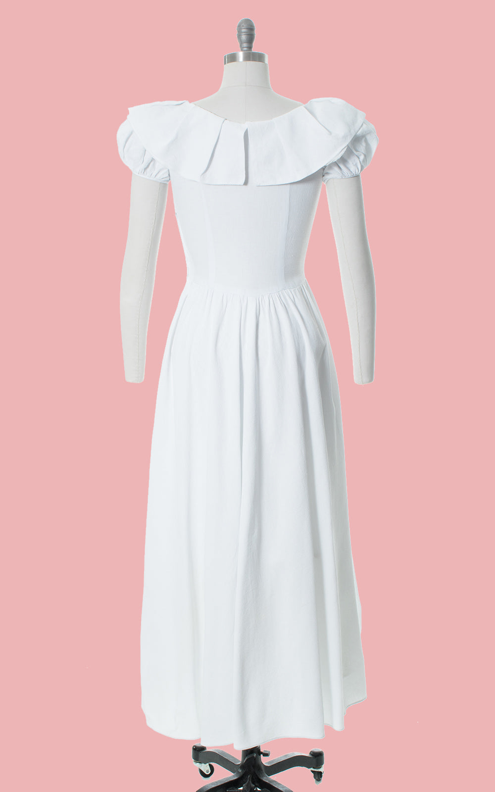 1940s White Cotton Piqué Puff Sleeve Gown