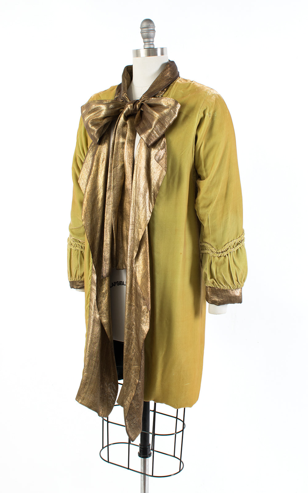 1920s Reversible Gold Lamé & Silk Velvet Coat | small/medium