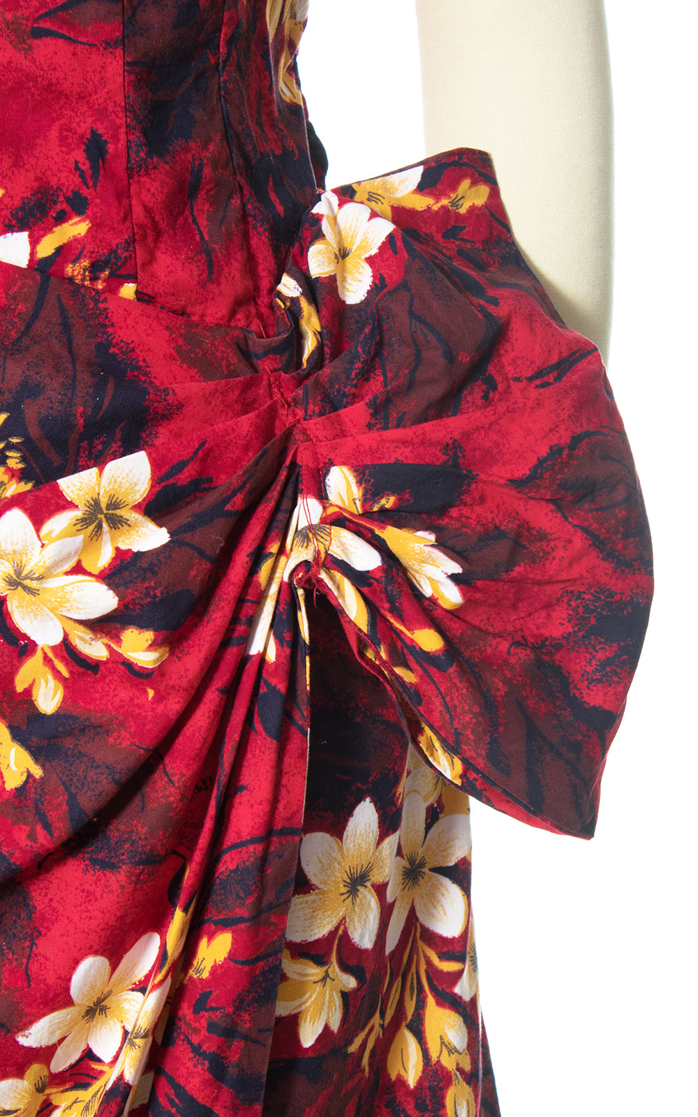 1950s 1960s Hawaiian Plumeria Sarong Dress