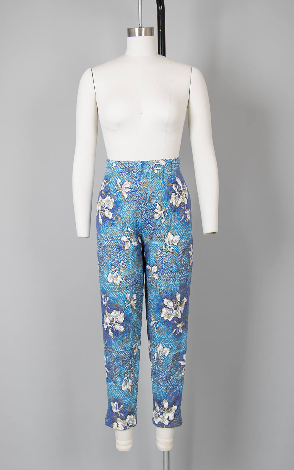 Vintage 1950s Capris | 50s Quilted Hawaiian Floral Print Cotton Blue Metallic Gold High Waisted Pants (small)