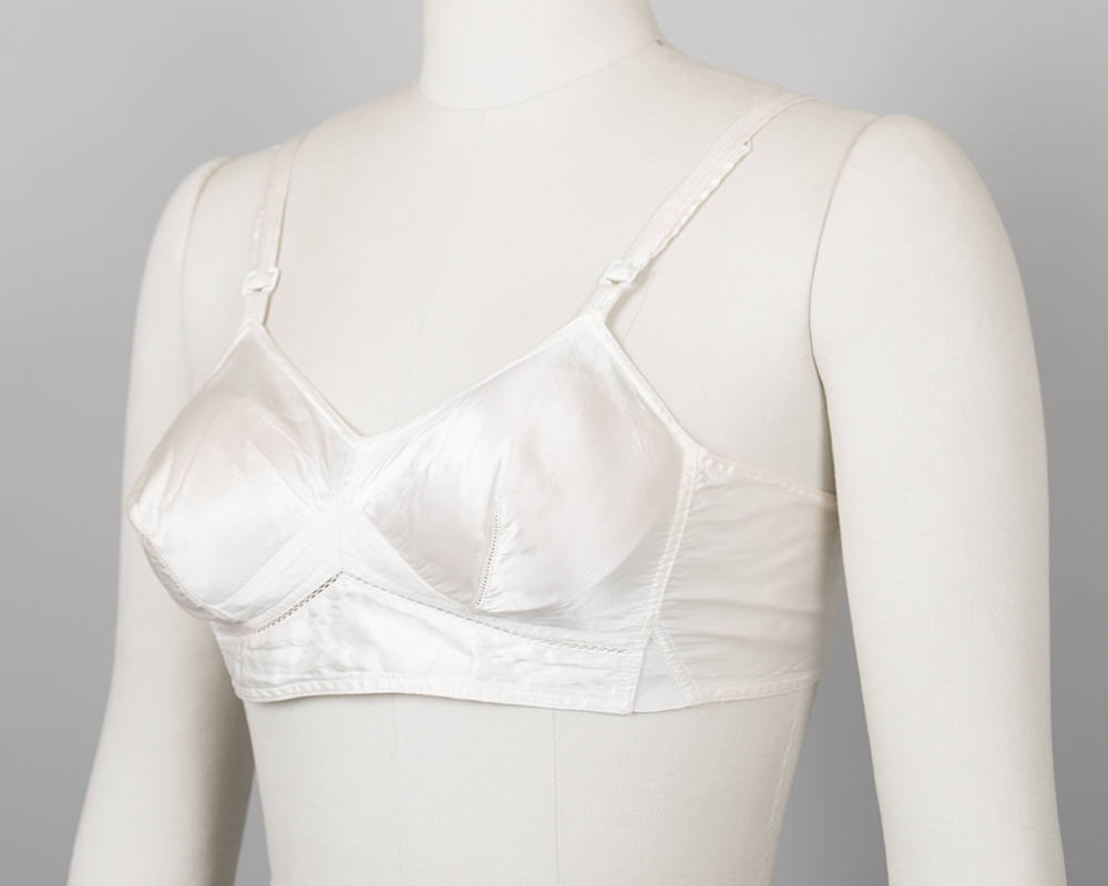 Vintage 1940s 1950s Bullet Bra | 40s 50s Cream Rayon Satin Off White Pointed Pin Up Bra (30B 32B xs)