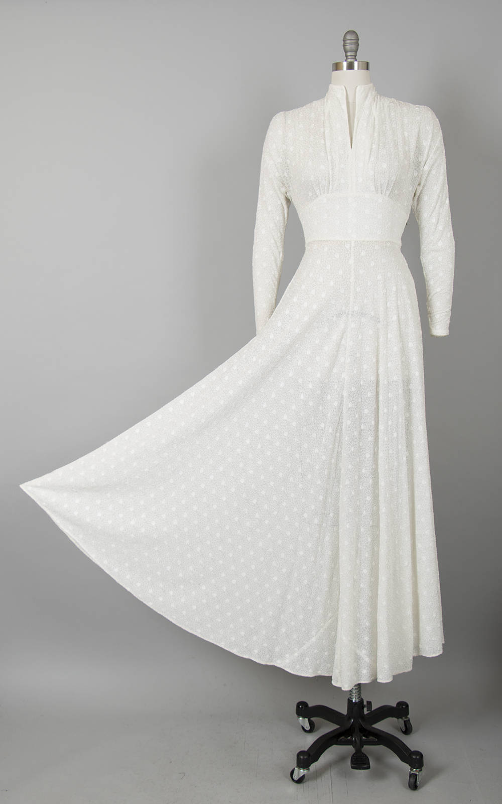 1930s 1940s Heart Soutache Embroidered Sheer White Chiffon Wedding Gow Birthday Life Vintage 1930s 1940s Heart Soutache Embroidered Sheer White Chiffon Wedding Gow Birthday Life Vintage
