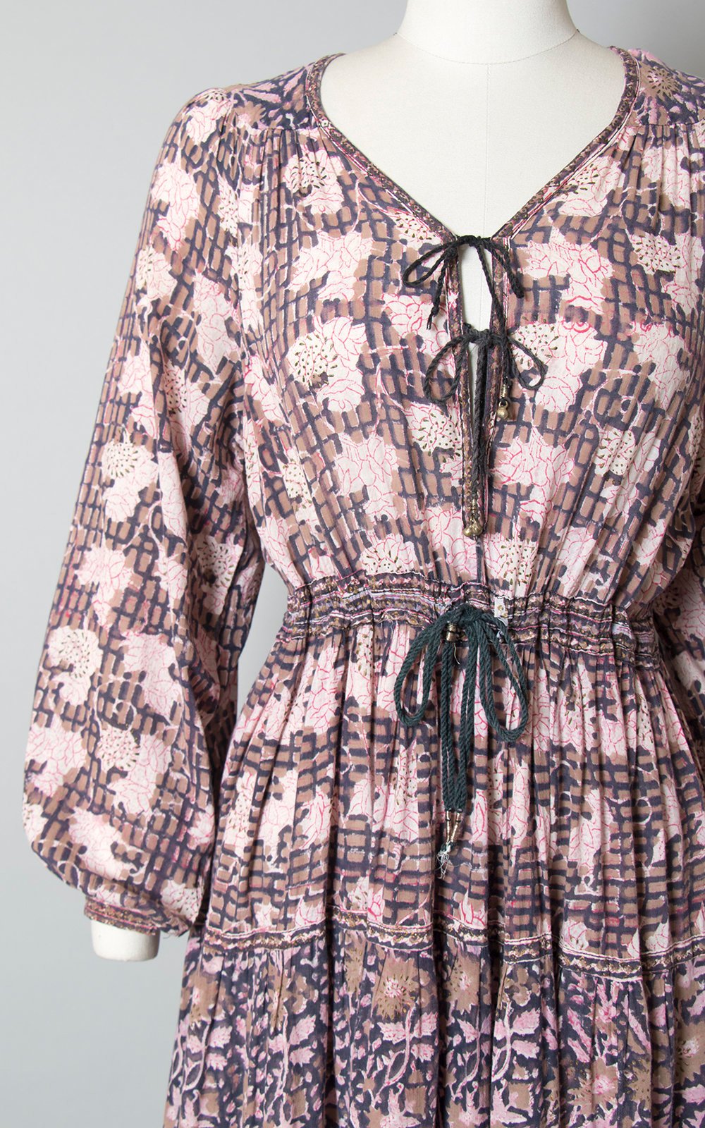 Vintage 1970s Dress | 70s Indian Cotton Floral Print Metallic Gold Long Sleeve Flowy Boho Festival Dress (small/medium)