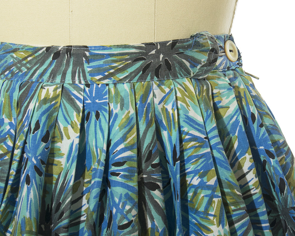 Vintage 1950s Skirt | 50s Dandelion Fireworks Print Cotton Blue Green Full Swing Skirt (small)